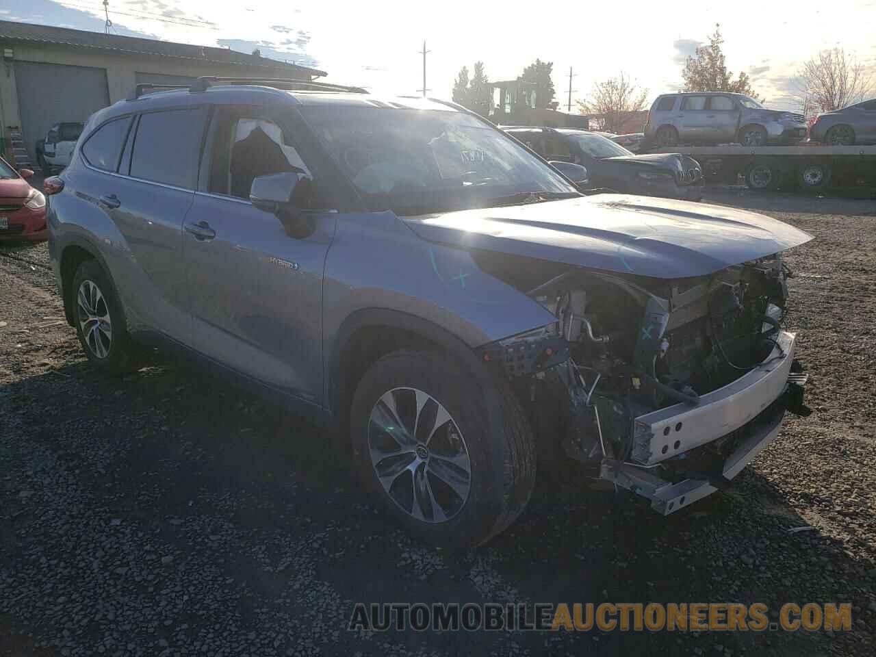 5TDHBRCH6MS029945 TOYOTA HIGHLANDER 2021