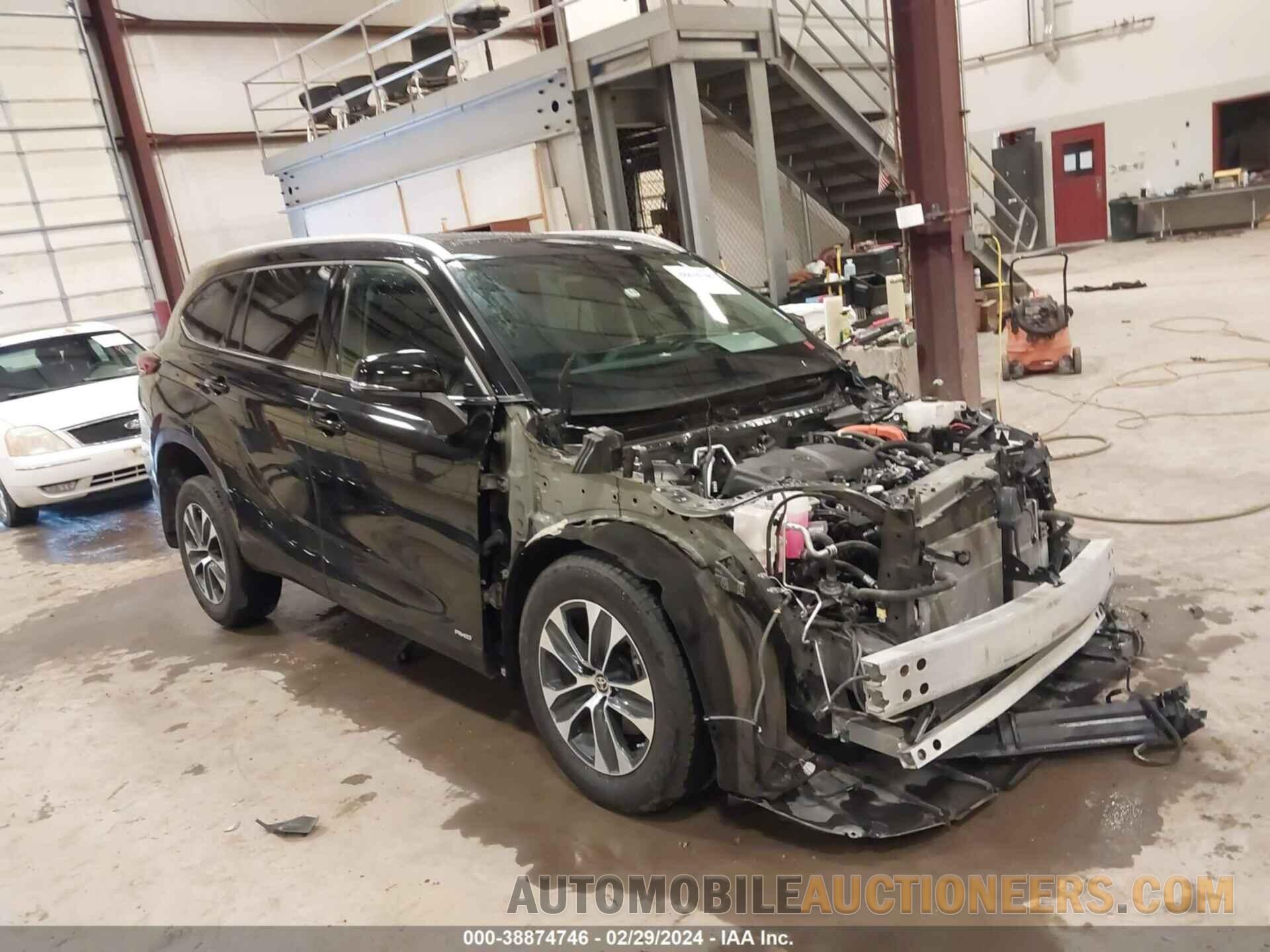 5TDHBRCH8NS076041 TOYOTA HIGHLANDER 2022