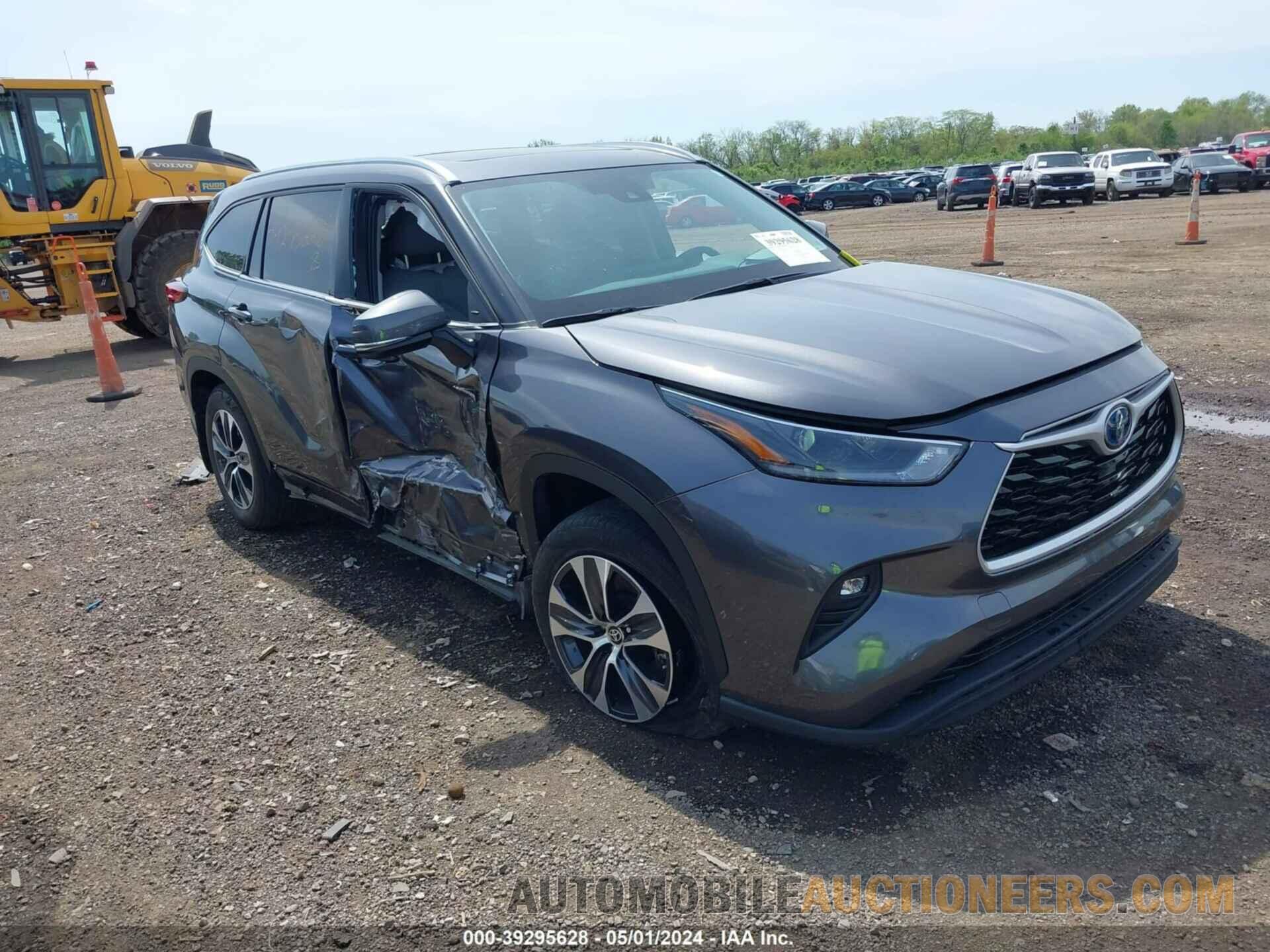 5TDHBRCH9MS034640 TOYOTA HIGHLANDER 2021