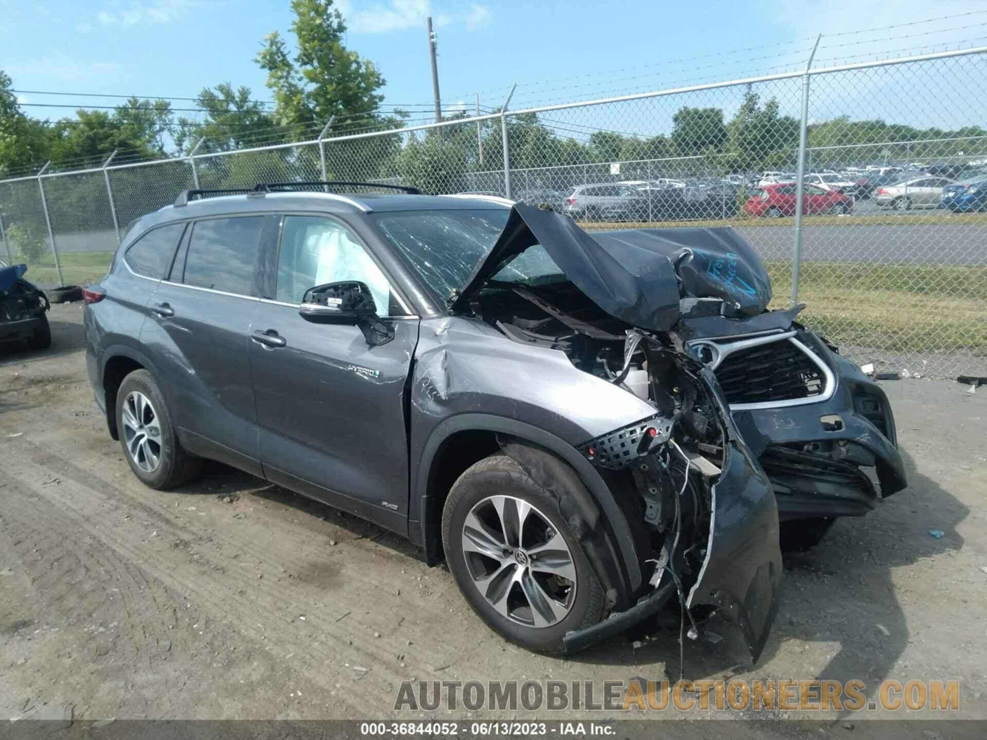 5TDHBRCH9MS520882 TOYOTA HIGHLANDER 2021