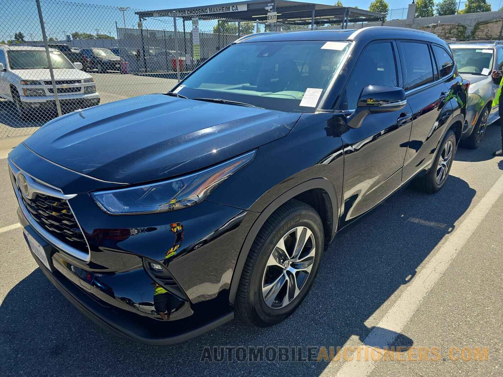 5TDHZRAH1NS096274 Toyota Highlander 2022