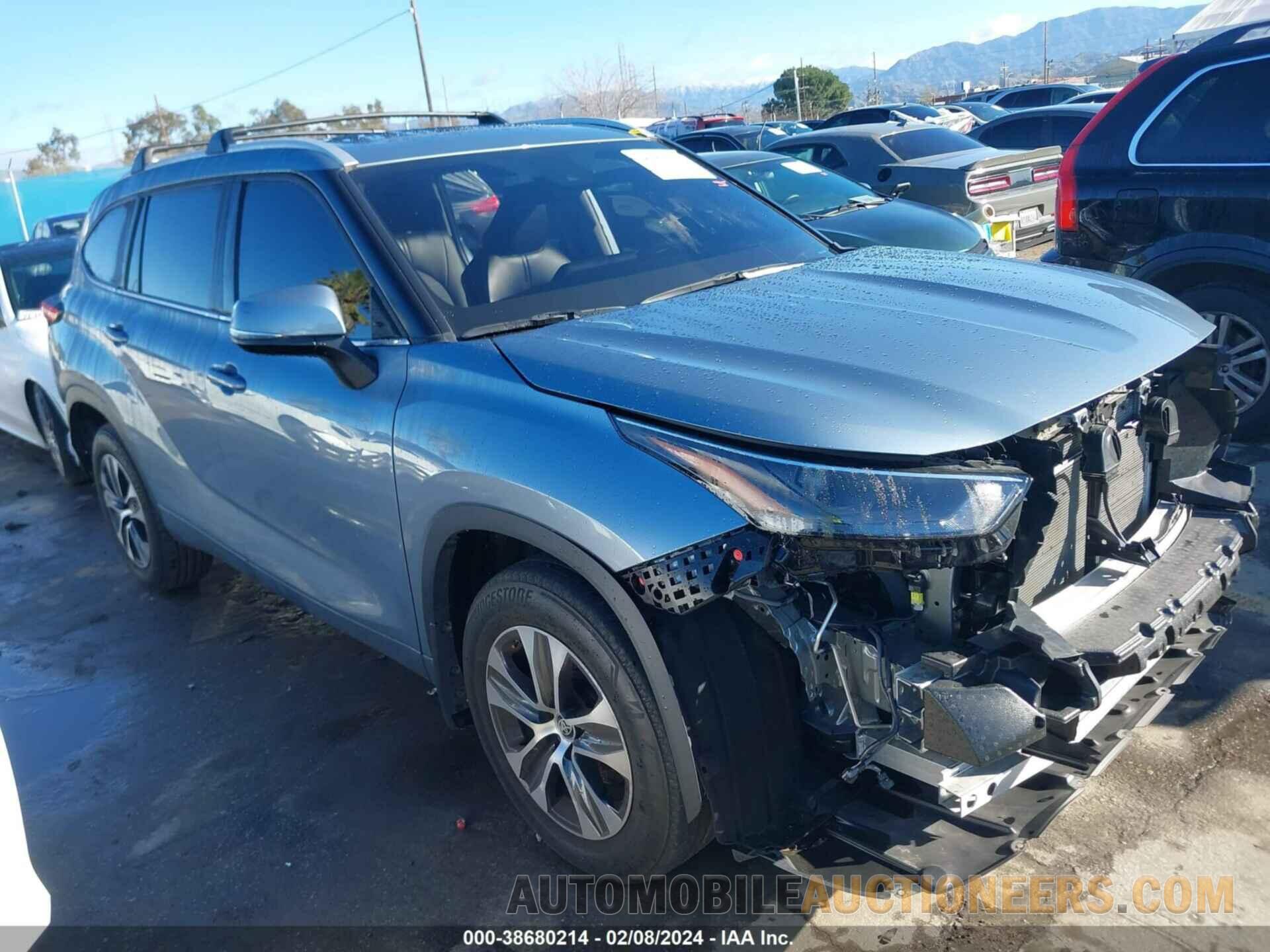 5TDHZRAH5NS108507 TOYOTA HIGHLANDER 2022