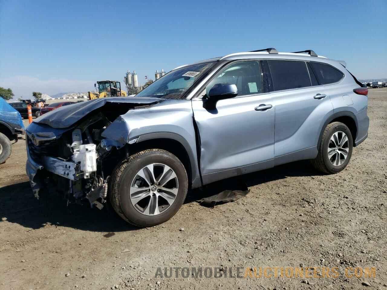 5TDHZRAH5NS132404 TOYOTA HIGHLANDER 2022