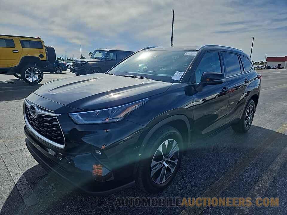 5TDHZRAH9MS048956 Toyota Highlander 2021