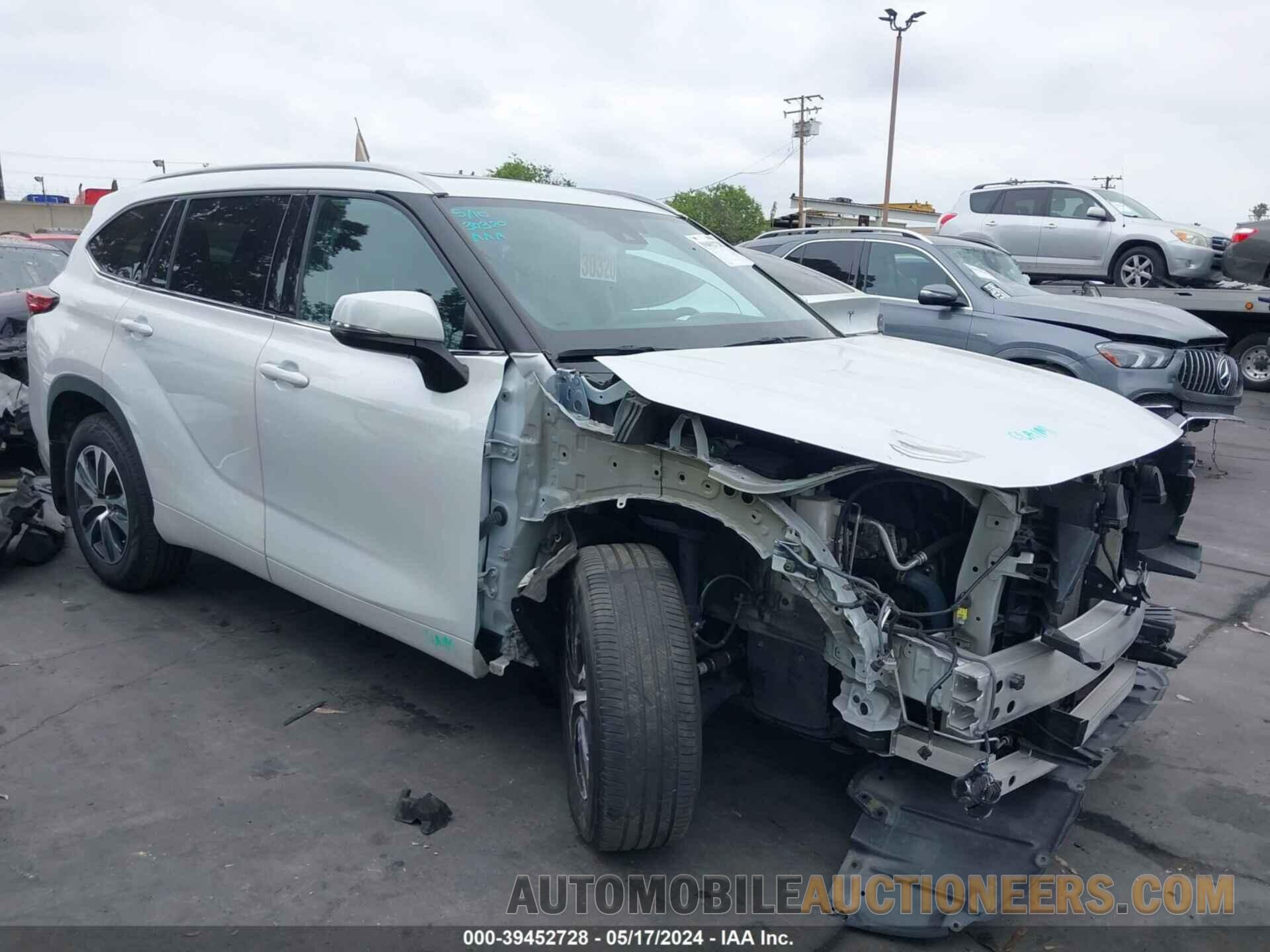 5TDHZRAHXNS104565 TOYOTA HIGHLANDER 2022