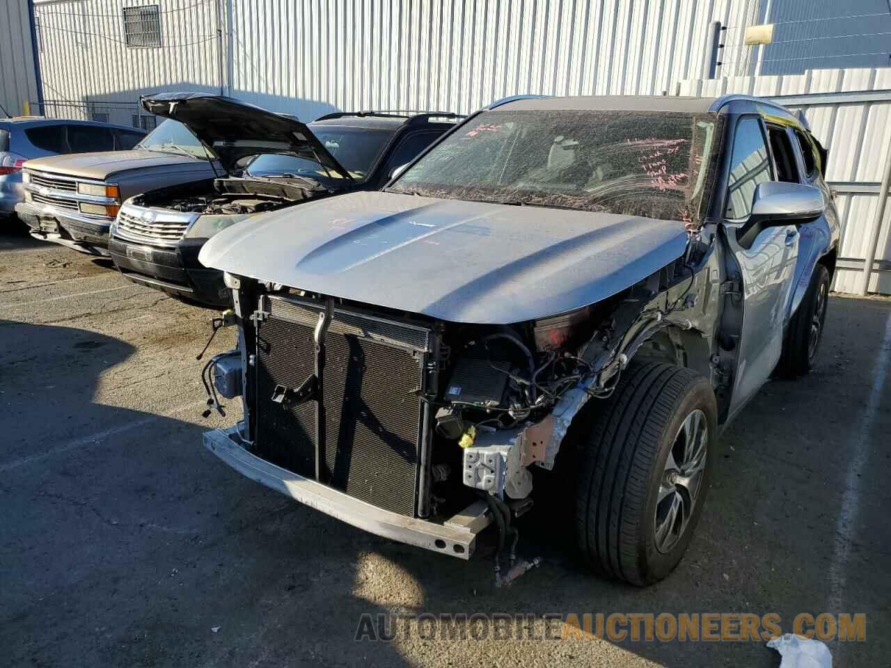 5TDHZRBH0MS064090 TOYOTA HIGHLANDER 2021