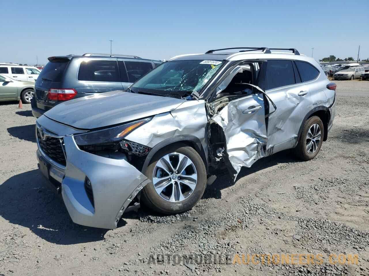 5TDHZRBH1NS204066 TOYOTA HIGHLANDER 2022