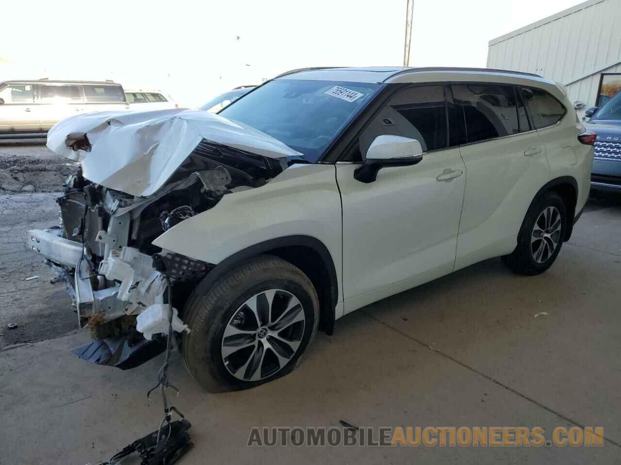 5TDHZRBH2MS135256 TOYOTA HIGHLANDER 2021