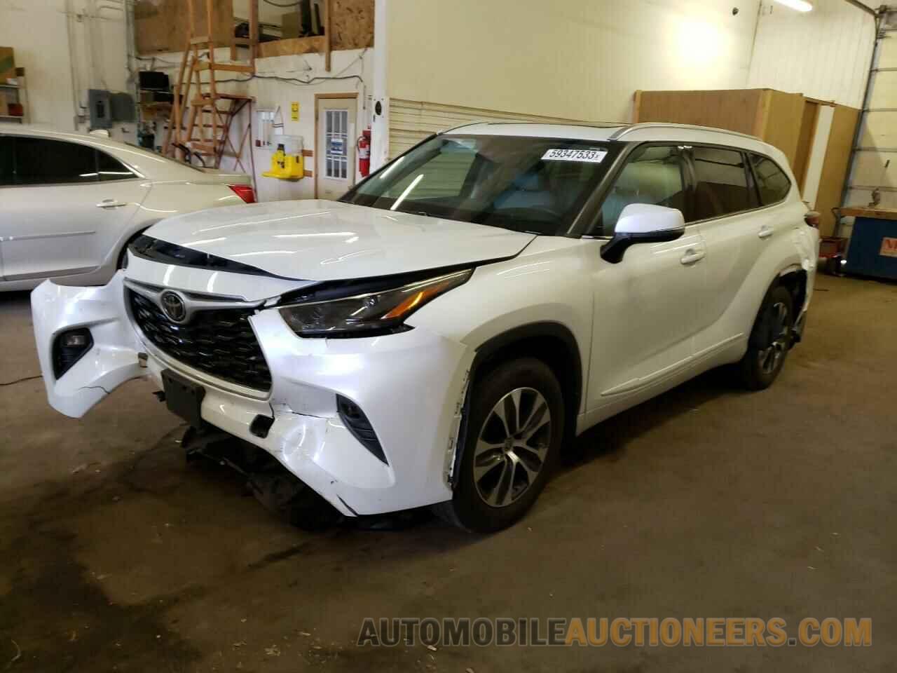 5TDHZRBH2NS196155 TOYOTA HIGHLANDER 2022