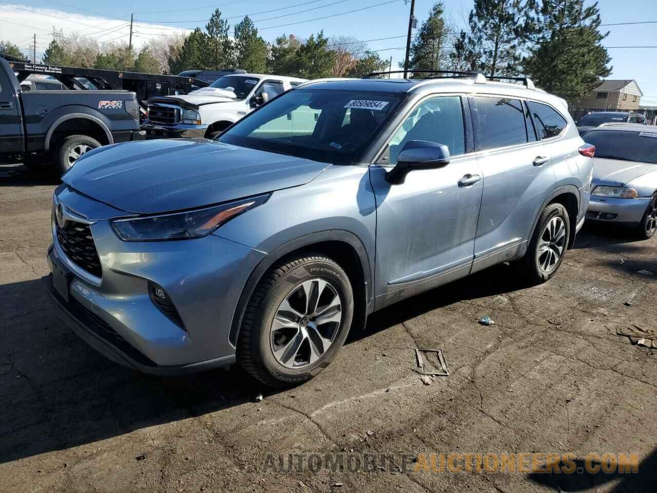 5TDHZRBH2NS240171 TOYOTA HIGHLANDER 2022