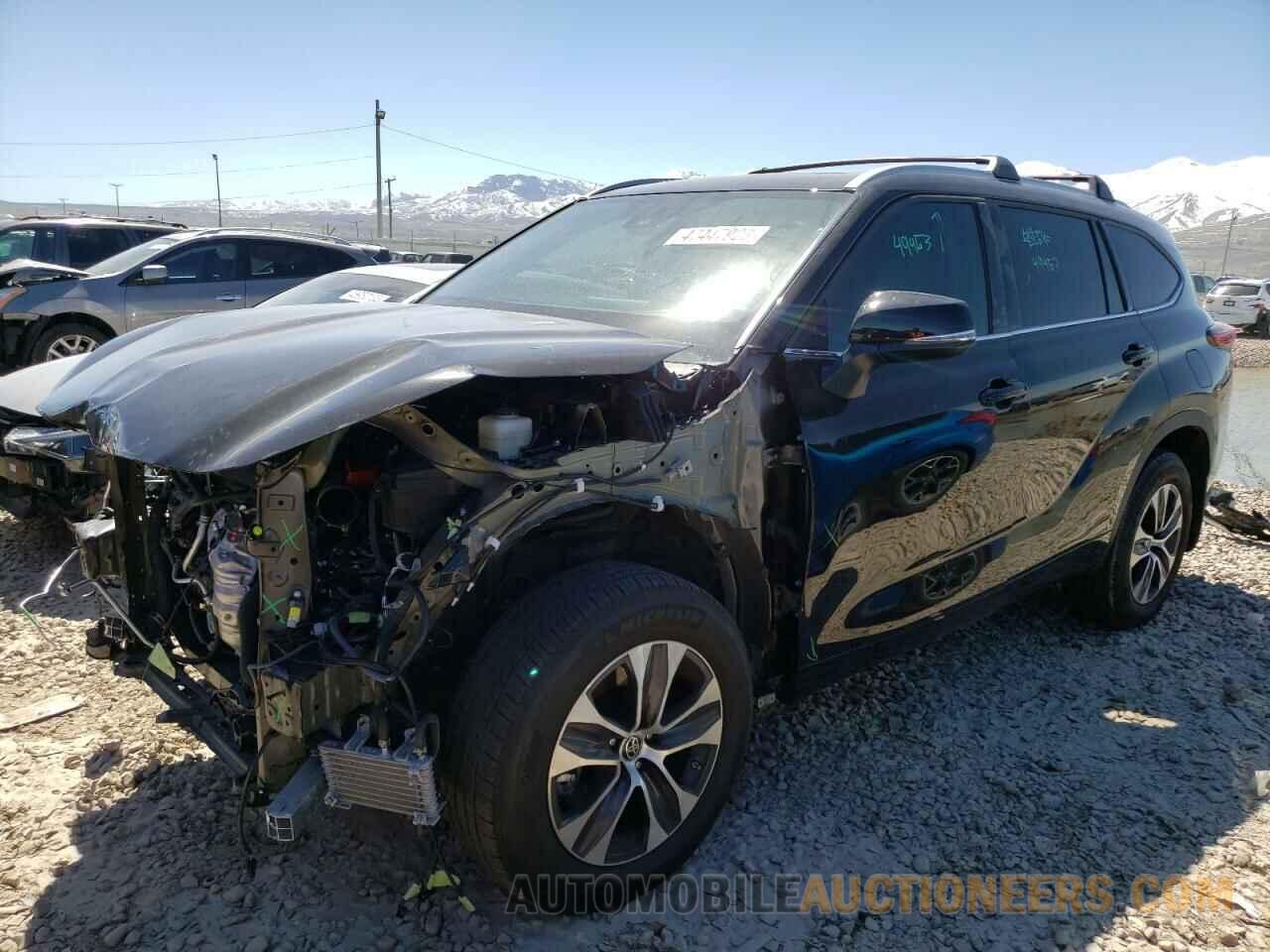 5TDHZRBH2NS594384 TOYOTA HIGHLANDER 2022