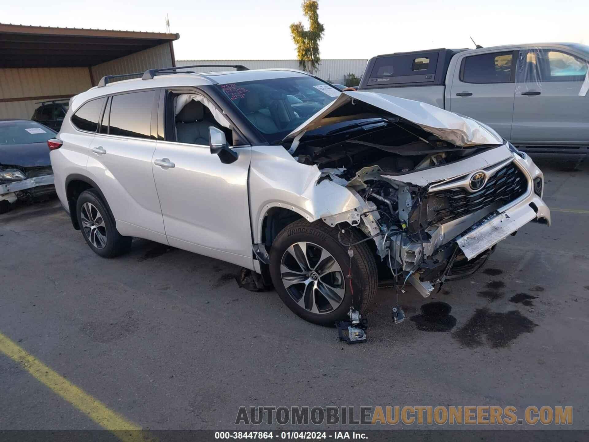 5TDHZRBH3NS575357 TOYOTA HIGHLANDER 2022