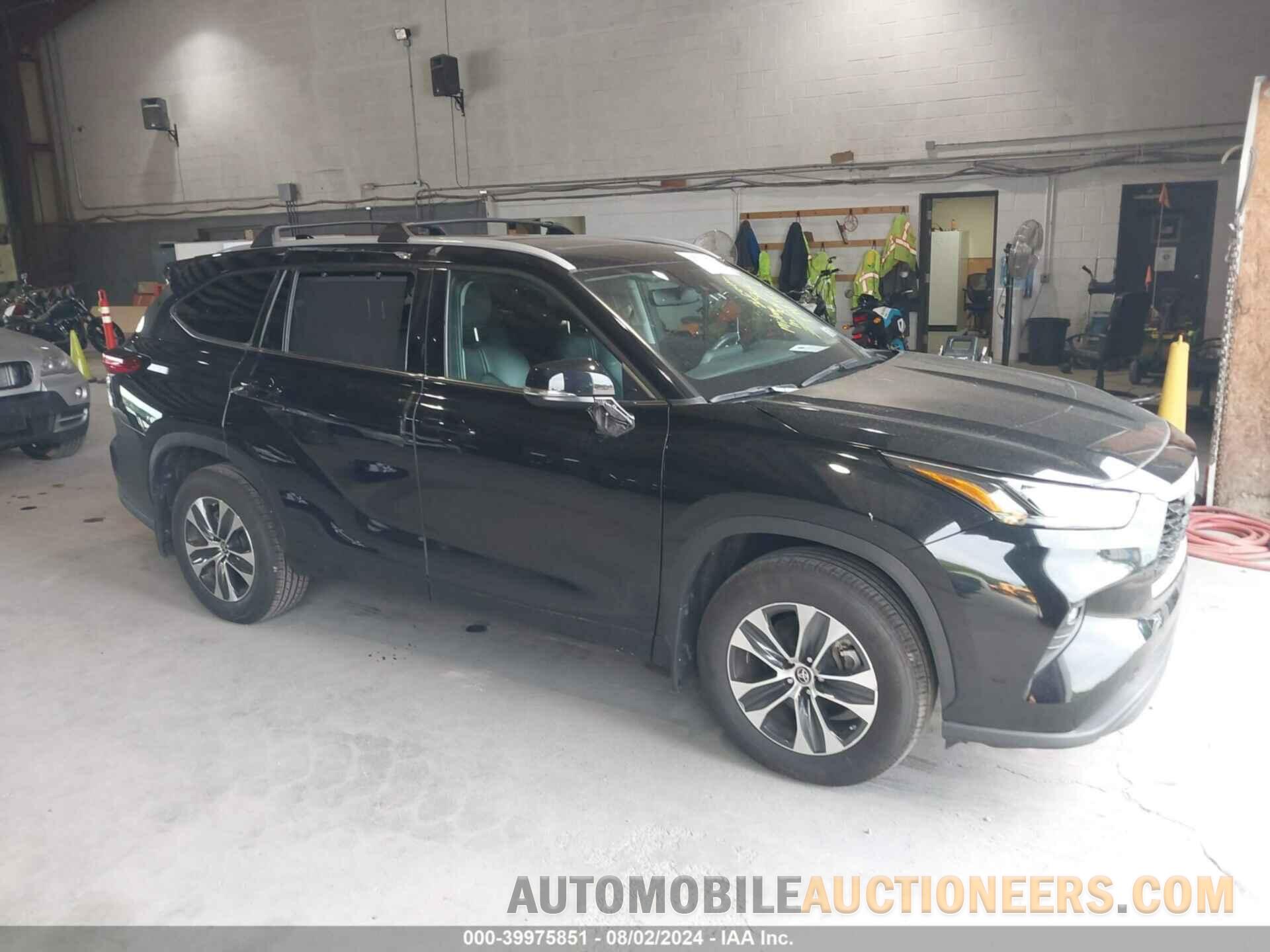 5TDHZRBH4NS245288 TOYOTA HIGHLANDER 2022