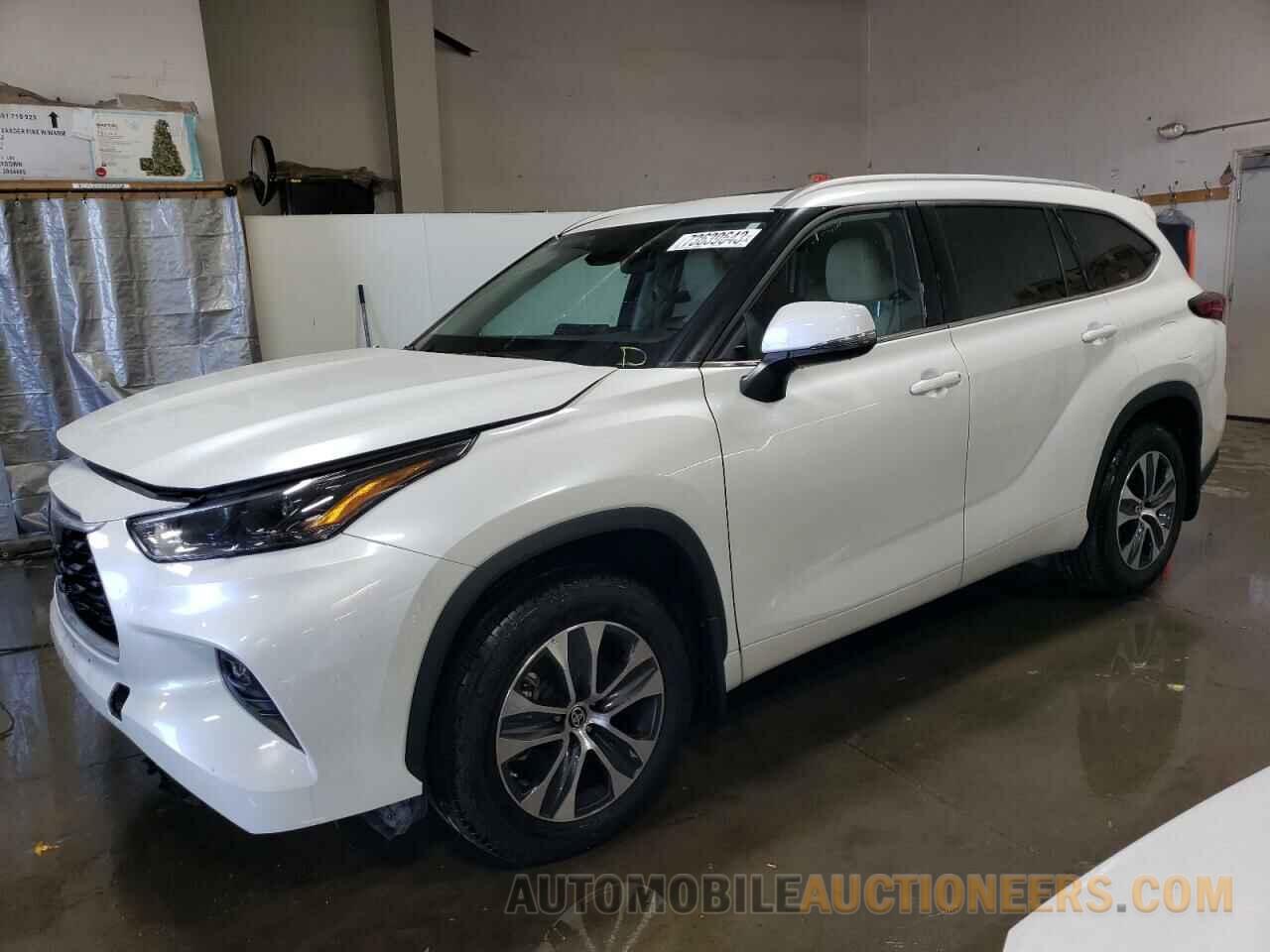 5TDHZRBH4NS560530 TOYOTA HIGHLANDER 2022