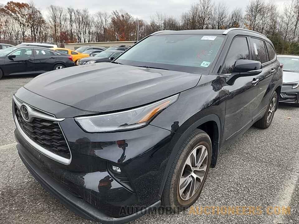 5TDHZRBH5MS556565 Toyota Highlander 2021