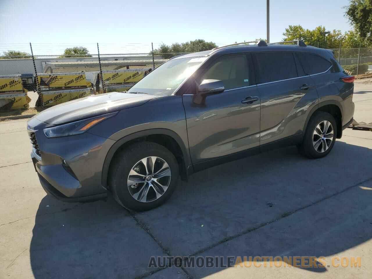 5TDHZRBH5NS171492 TOYOTA HIGHLANDER 2022