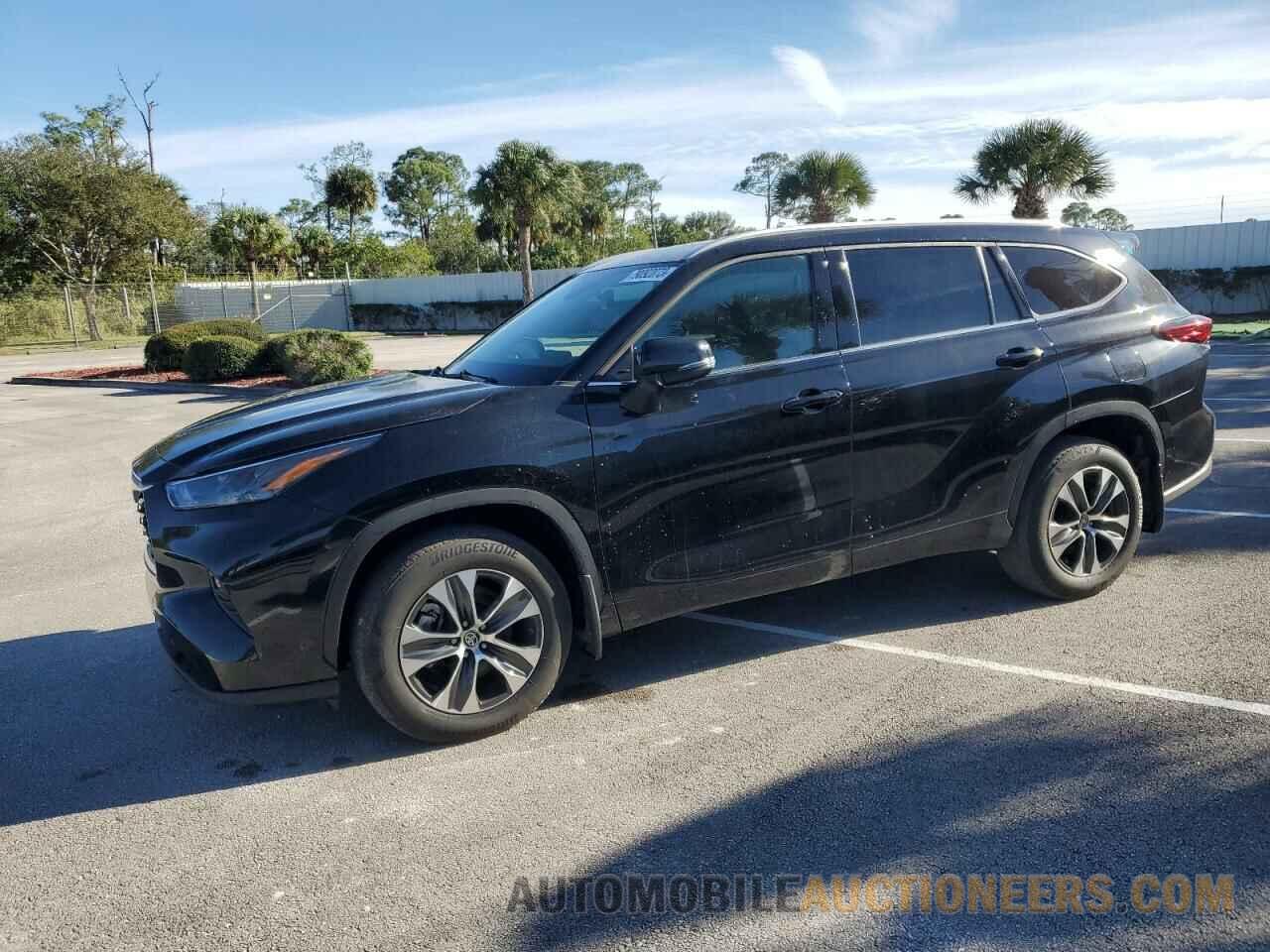 5TDHZRBH5NS570578 TOYOTA HIGHLANDER 2022