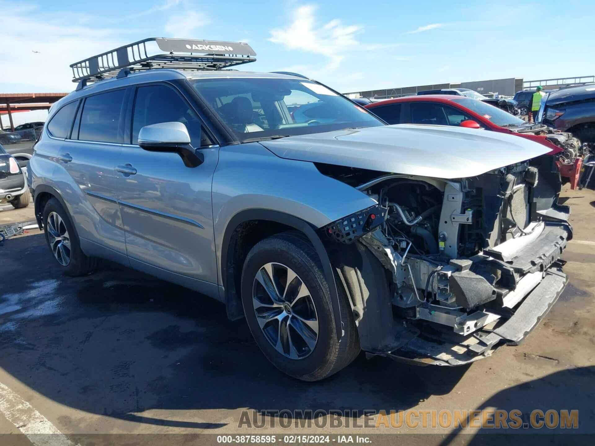 5TDHZRBH6NS560058 TOYOTA HIGHLANDER 2022