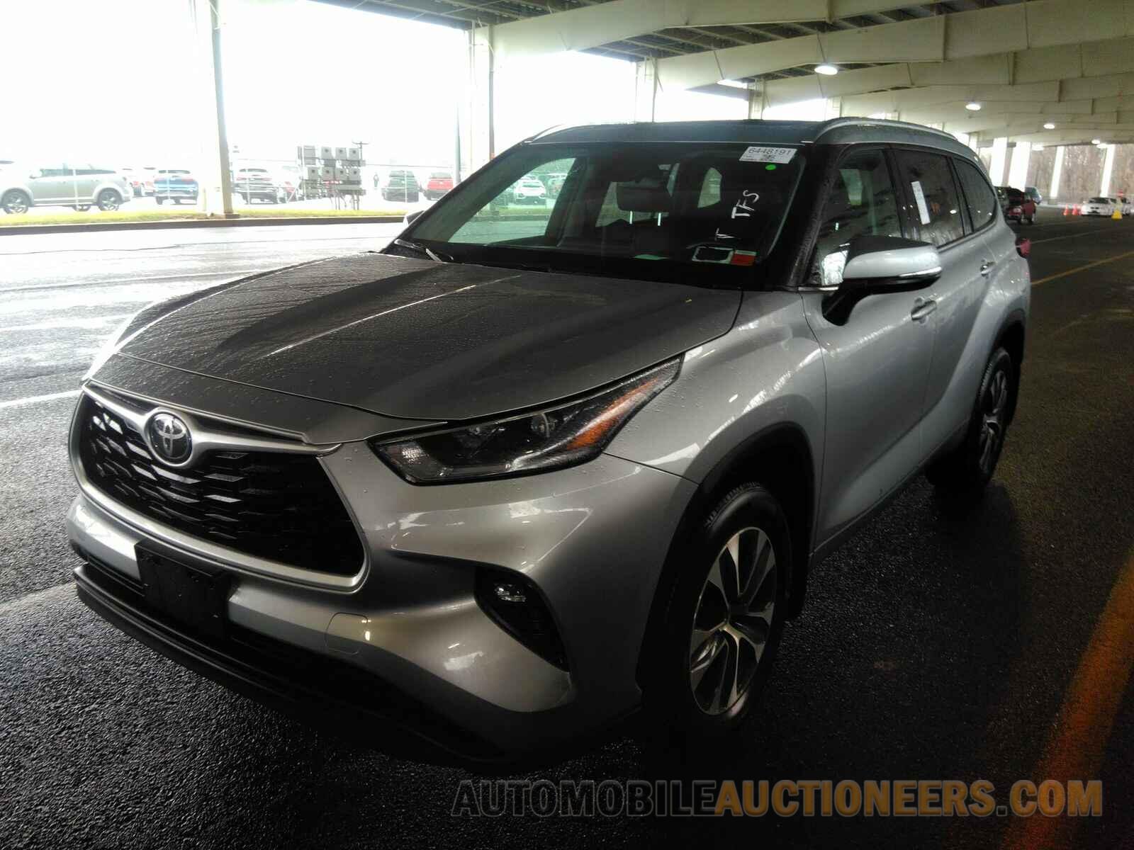 5TDHZRBH7MS076933 Toyota Highlander 2021