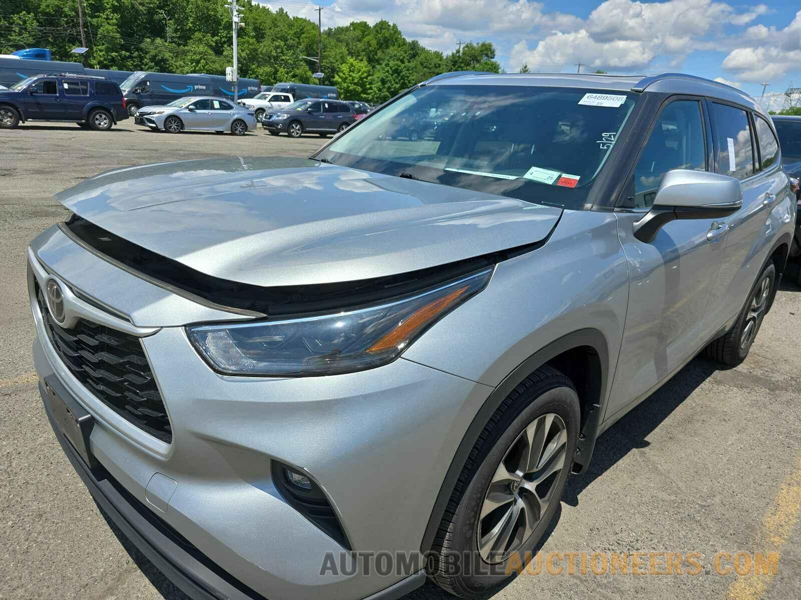 5TDHZRBH8MS101421 Toyota Highlander 2021