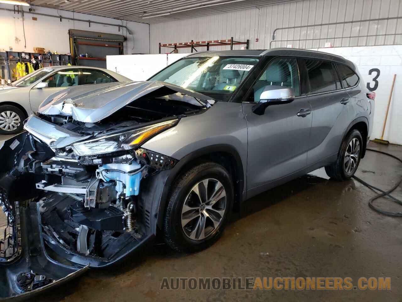 5TDHZRBH8NS213511 TOYOTA HIGHLANDER 2022