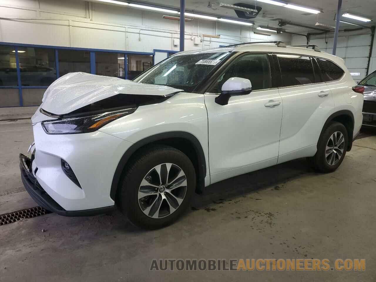 5TDHZRBH8NS241499 TOYOTA HIGHLANDER 2022