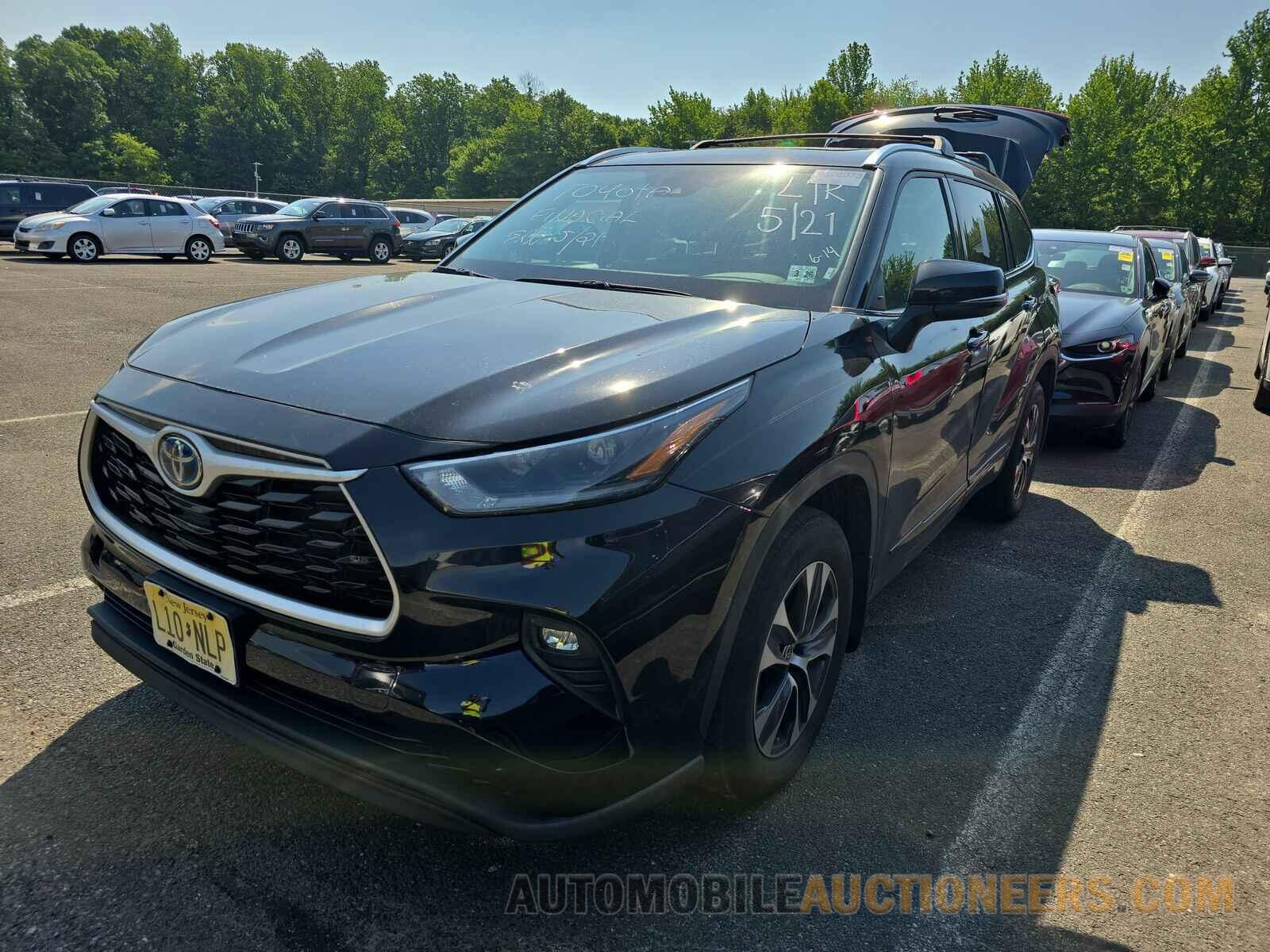 5TDHZRBHXMS101498 Toyota Highlander 2021