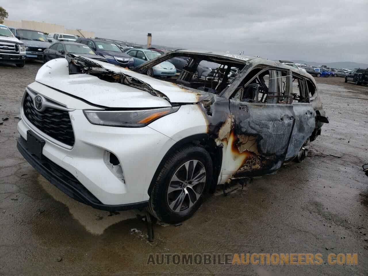 5TDHZRBHXNS578482 TOYOTA HIGHLANDER 2022