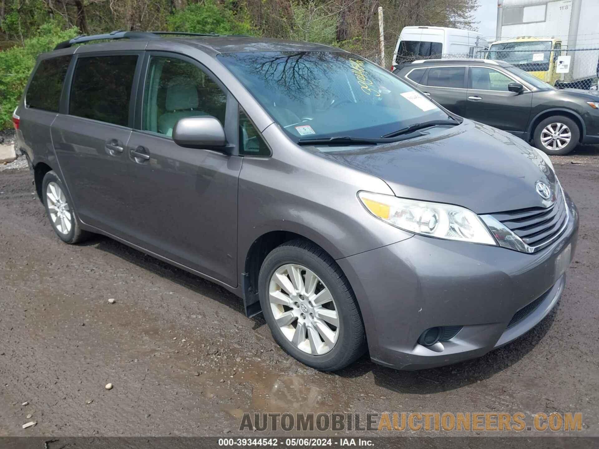 5TDJK3DC1FS123719 TOYOTA SIENNA 2015