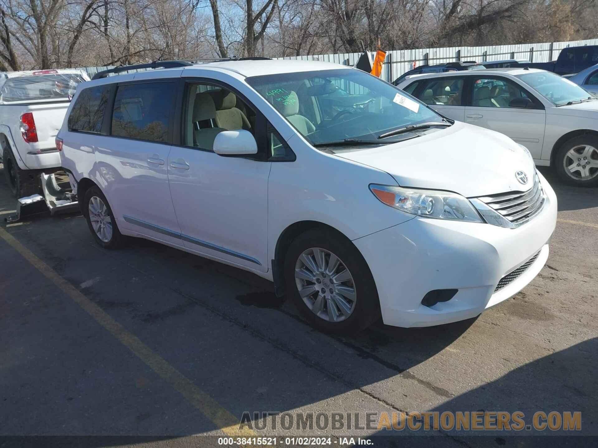 5TDJK3DC5FS127921 TOYOTA SIENNA 2015