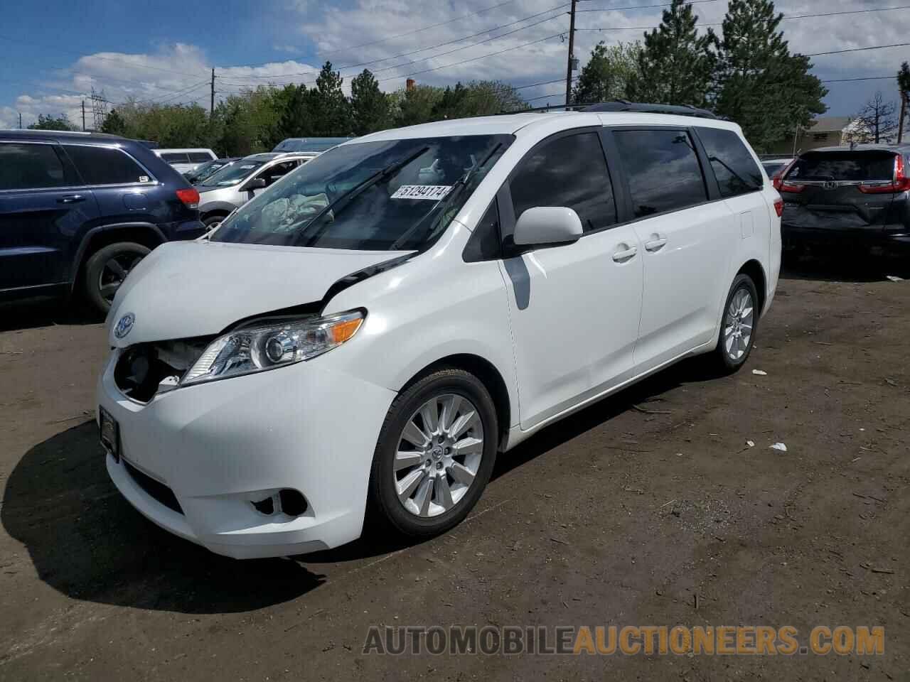 5TDJK3DC9FS109356 TOYOTA SIENNA 2015