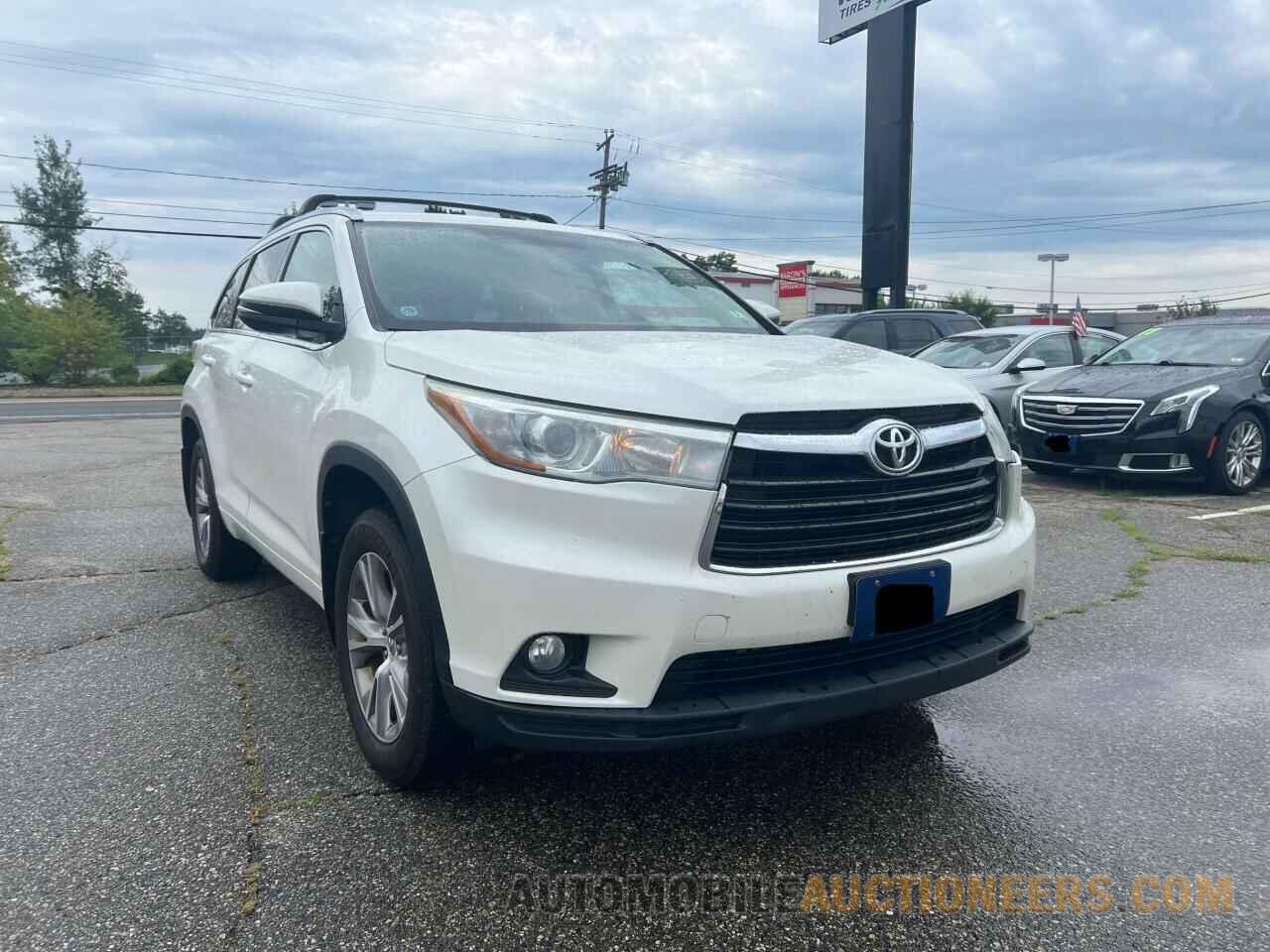 5TDJKRFH0FS095407 TOYOTA HIGHLANDER 2015