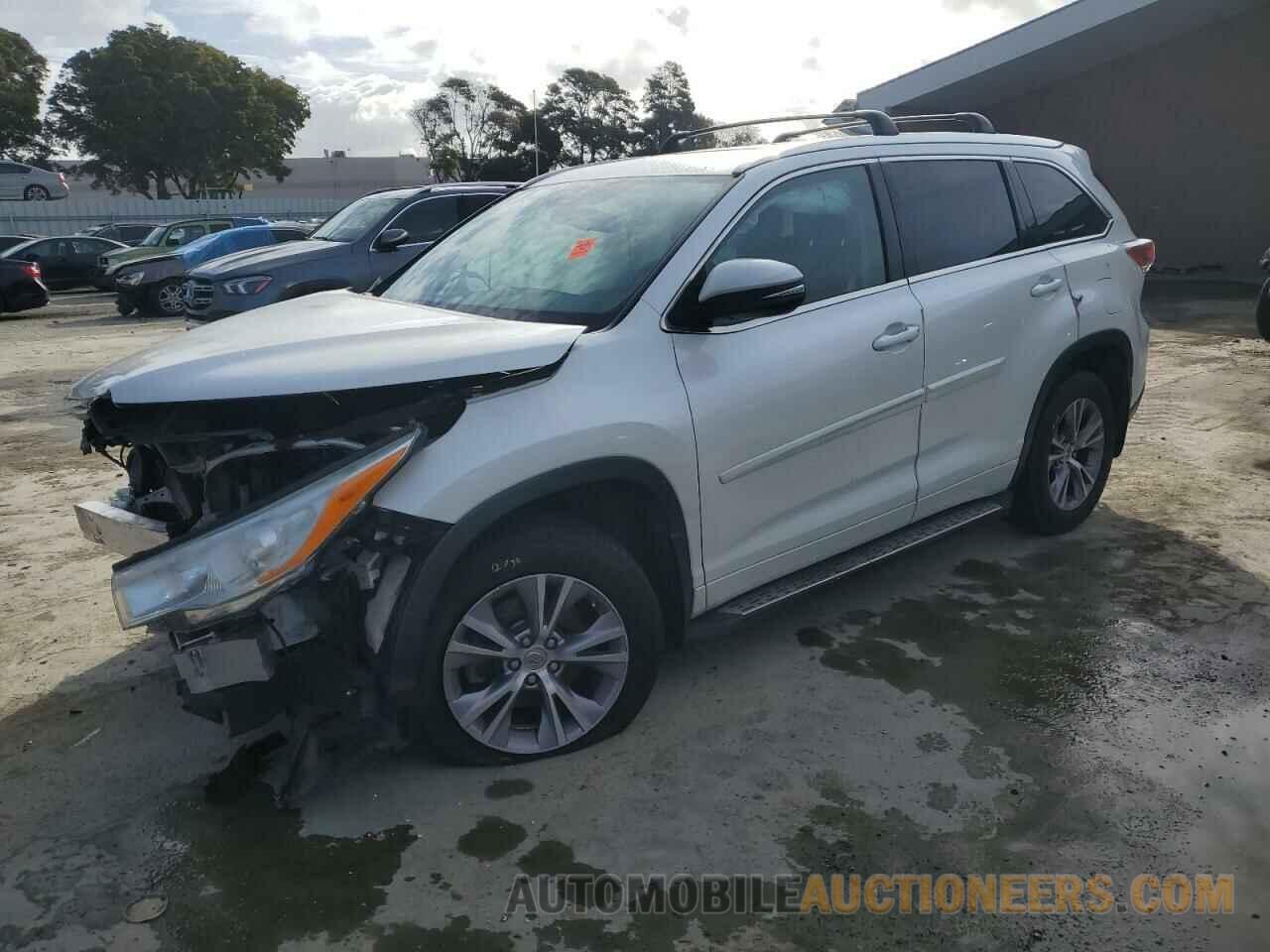 5TDJKRFH0FS184054 TOYOTA HIGHLANDER 2015