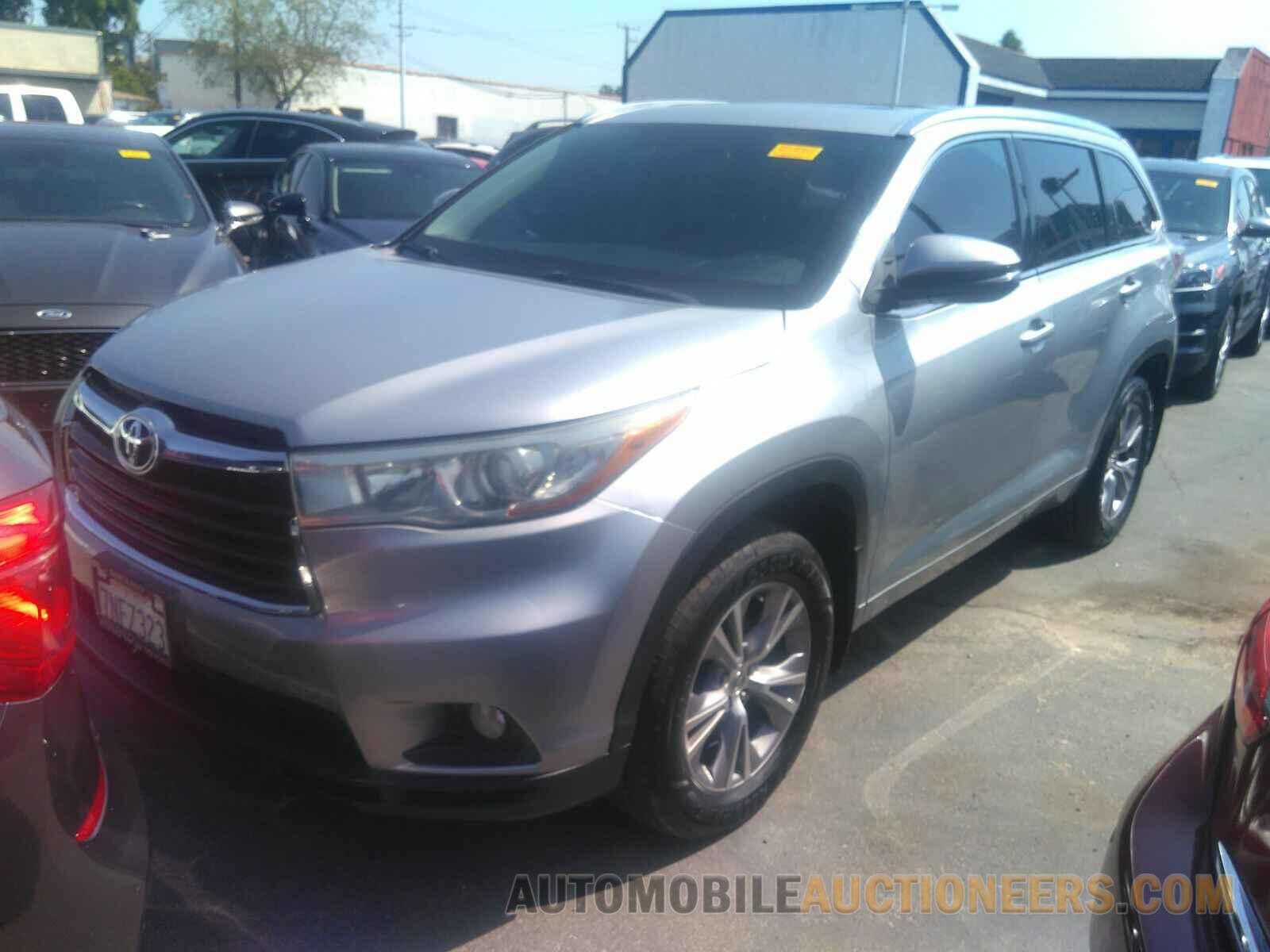 5TDJKRFH1FS193796 Toyota Highlander 2015