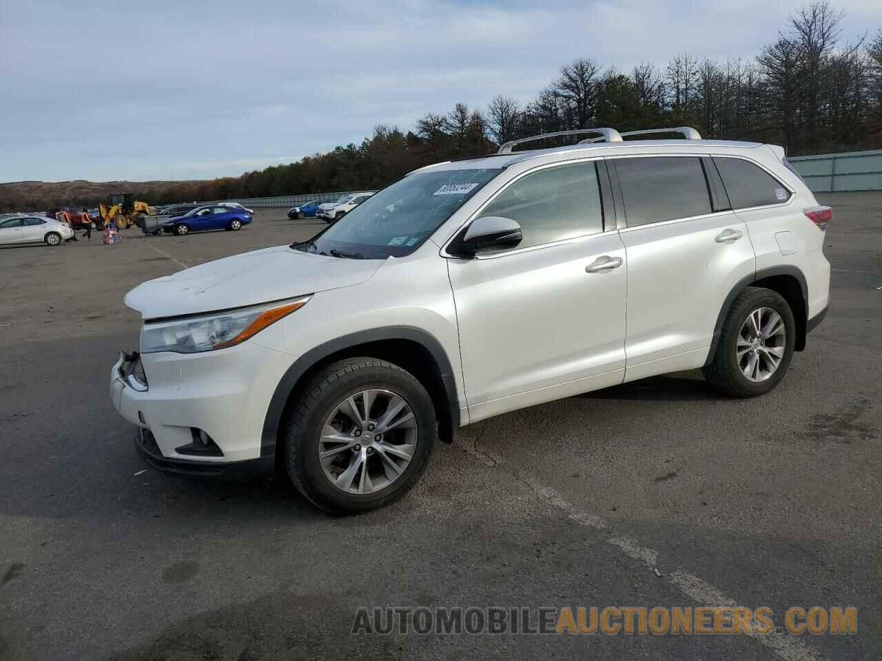 5TDJKRFH3FS102186 TOYOTA HIGHLANDER 2015