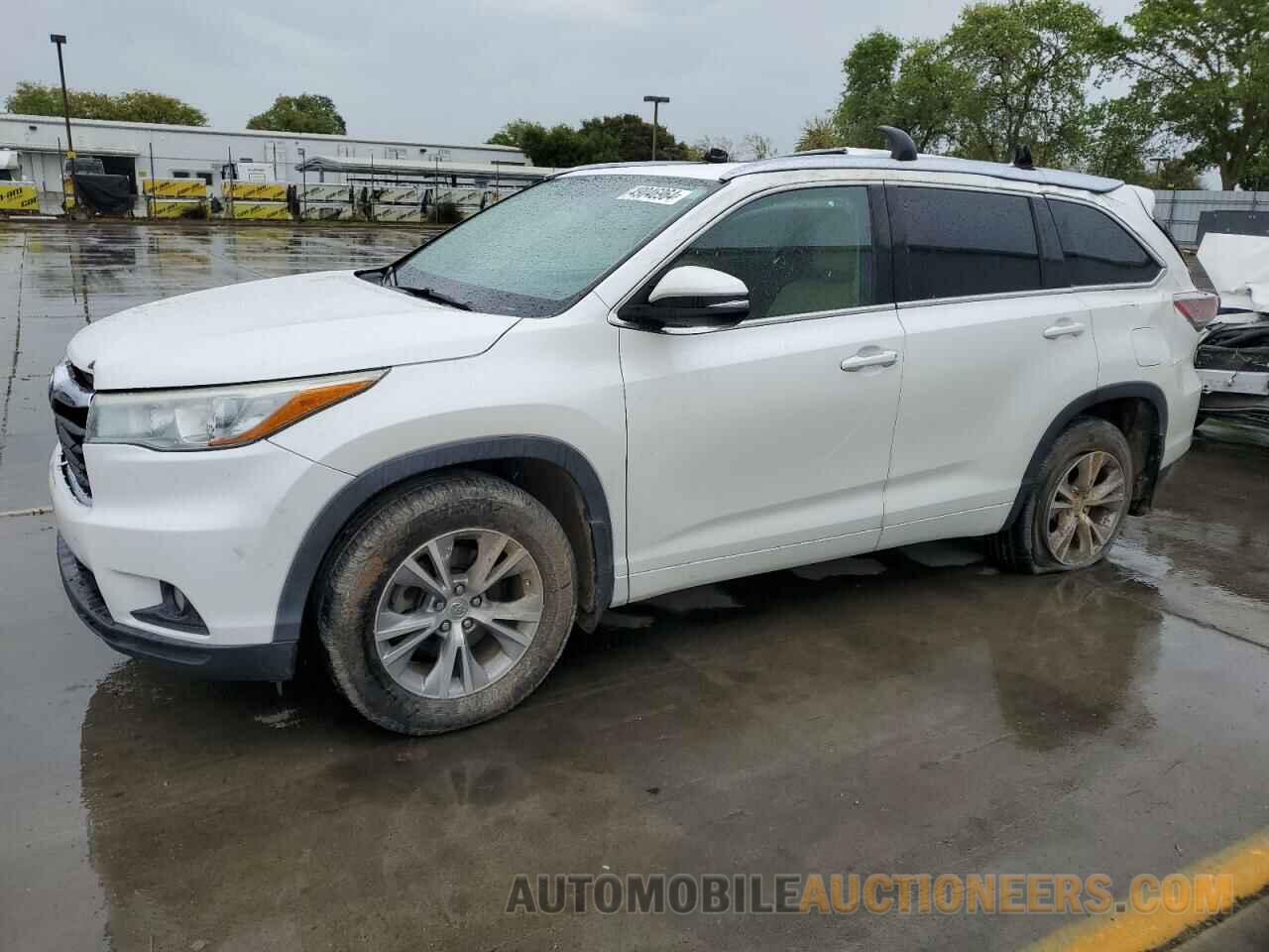 5TDJKRFH3FS131123 TOYOTA HIGHLANDER 2015