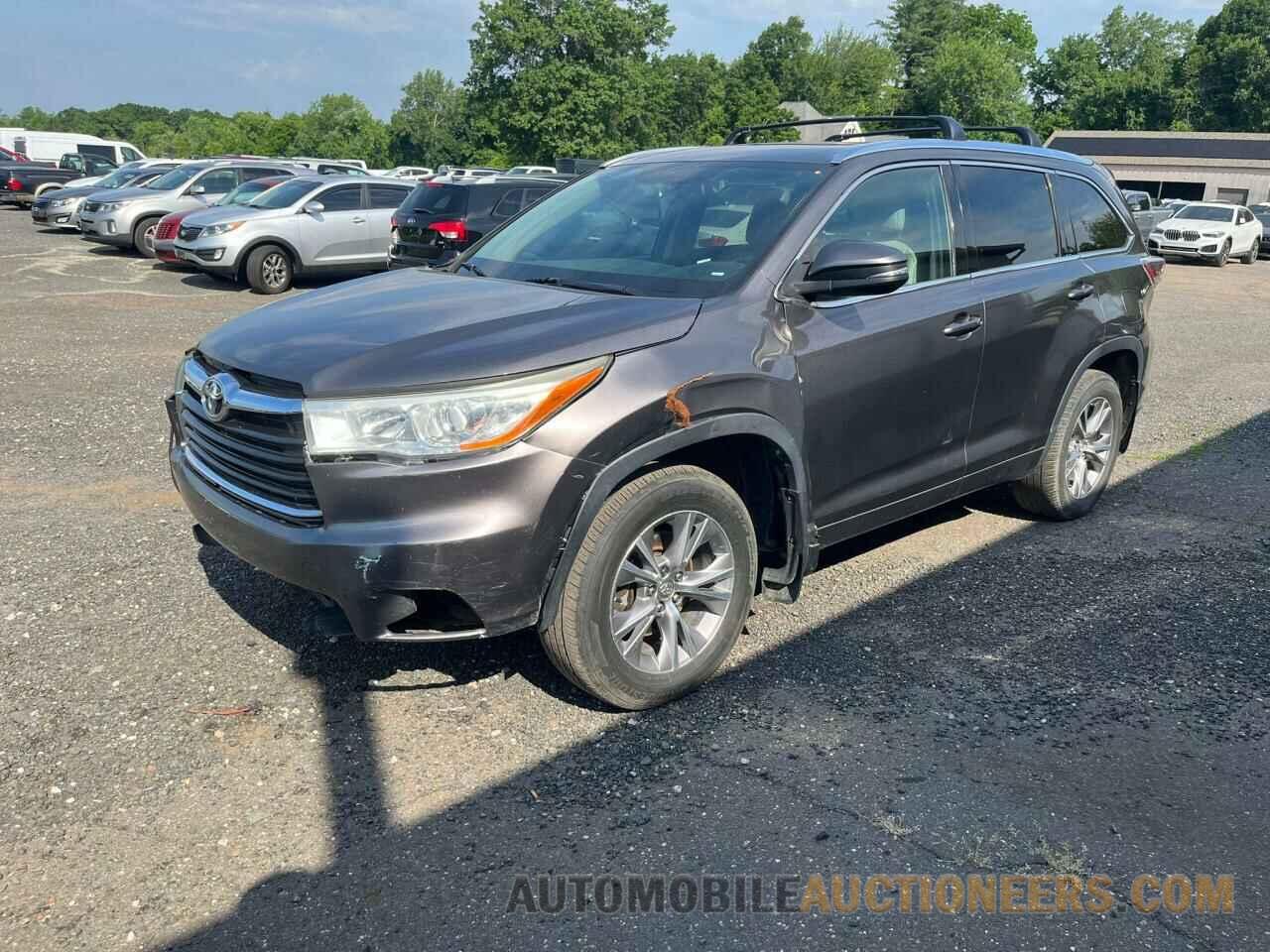 5TDJKRFH4FS116775 TOYOTA HIGHLANDER 2015