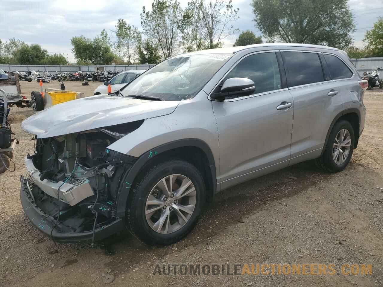 5TDJKRFH4FS120132 TOYOTA HIGHLANDER 2015