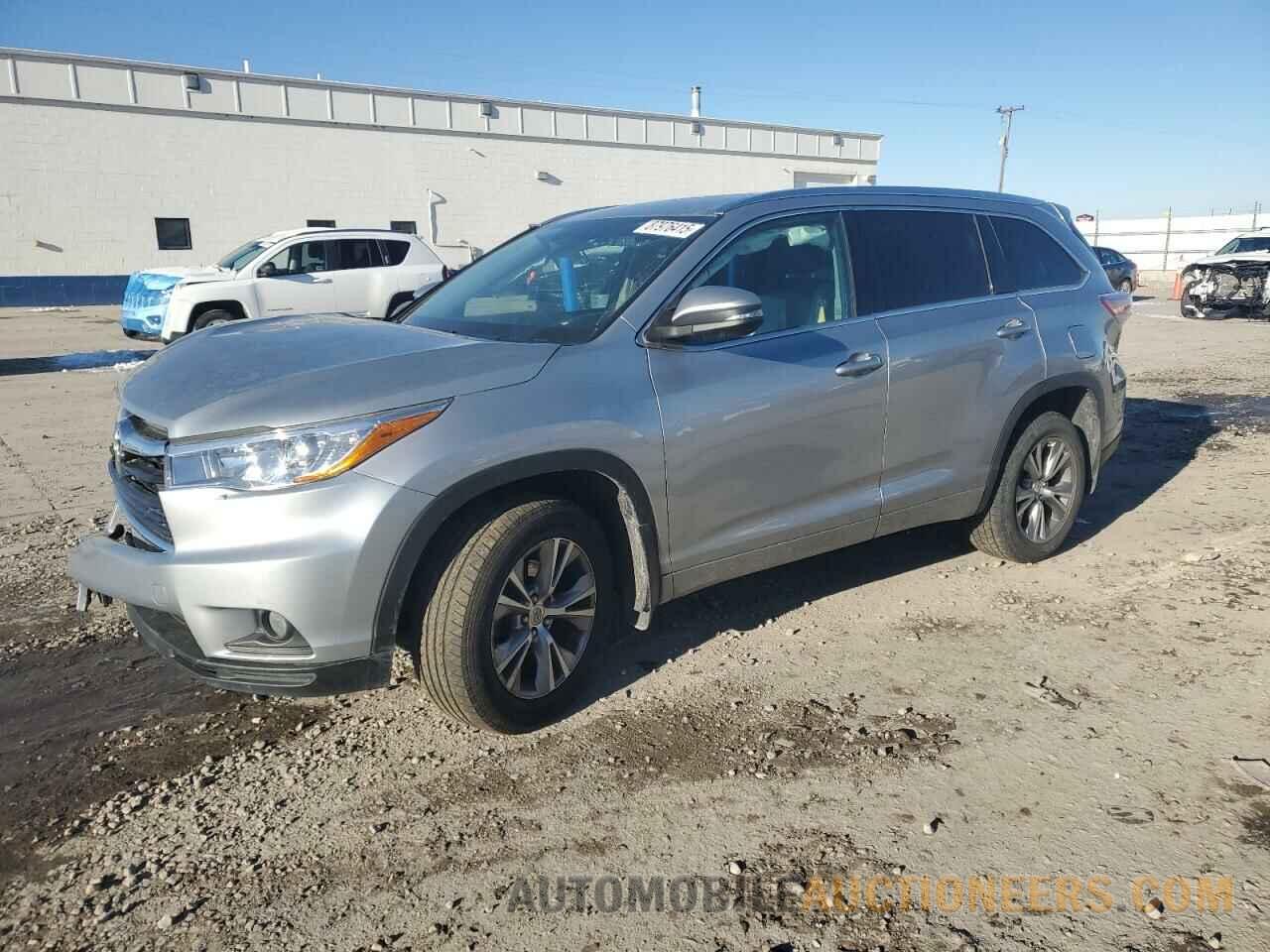 5TDJKRFH4FS136394 TOYOTA HIGHLANDER 2015