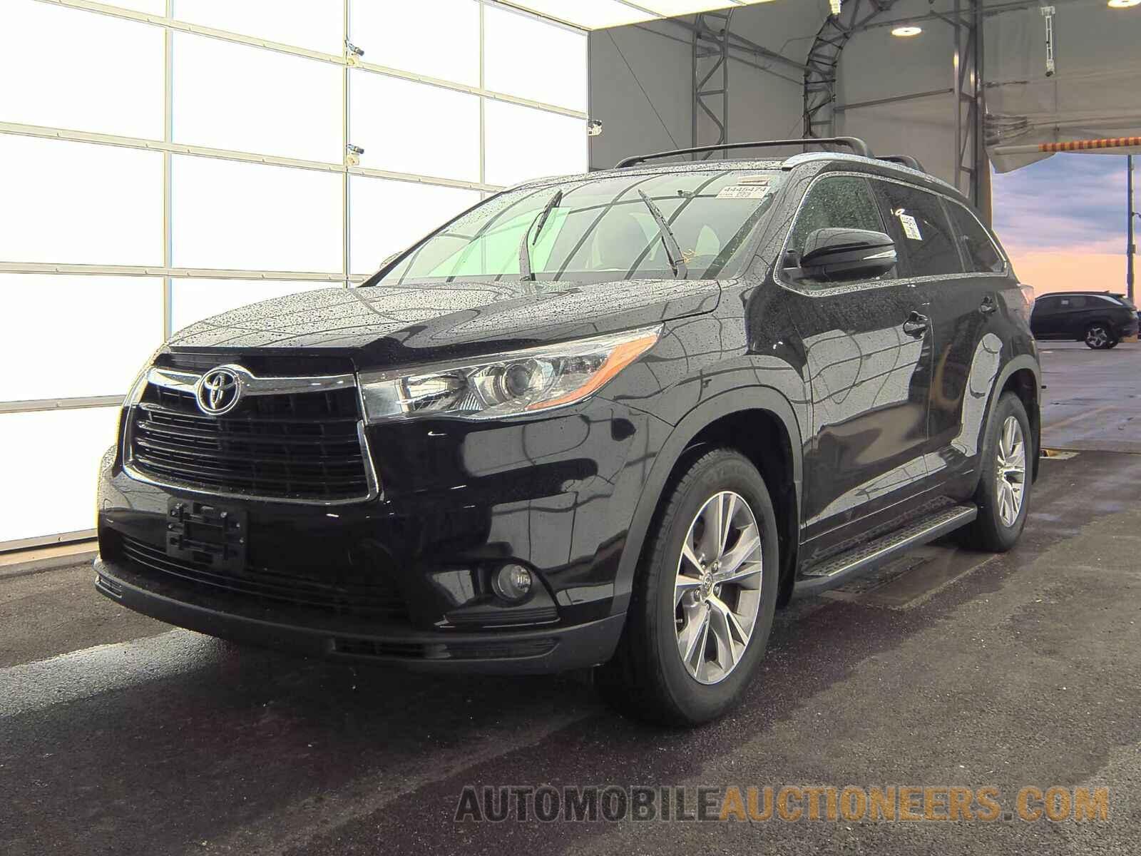 5TDJKRFH5FS121645 Toyota Highlander 2015