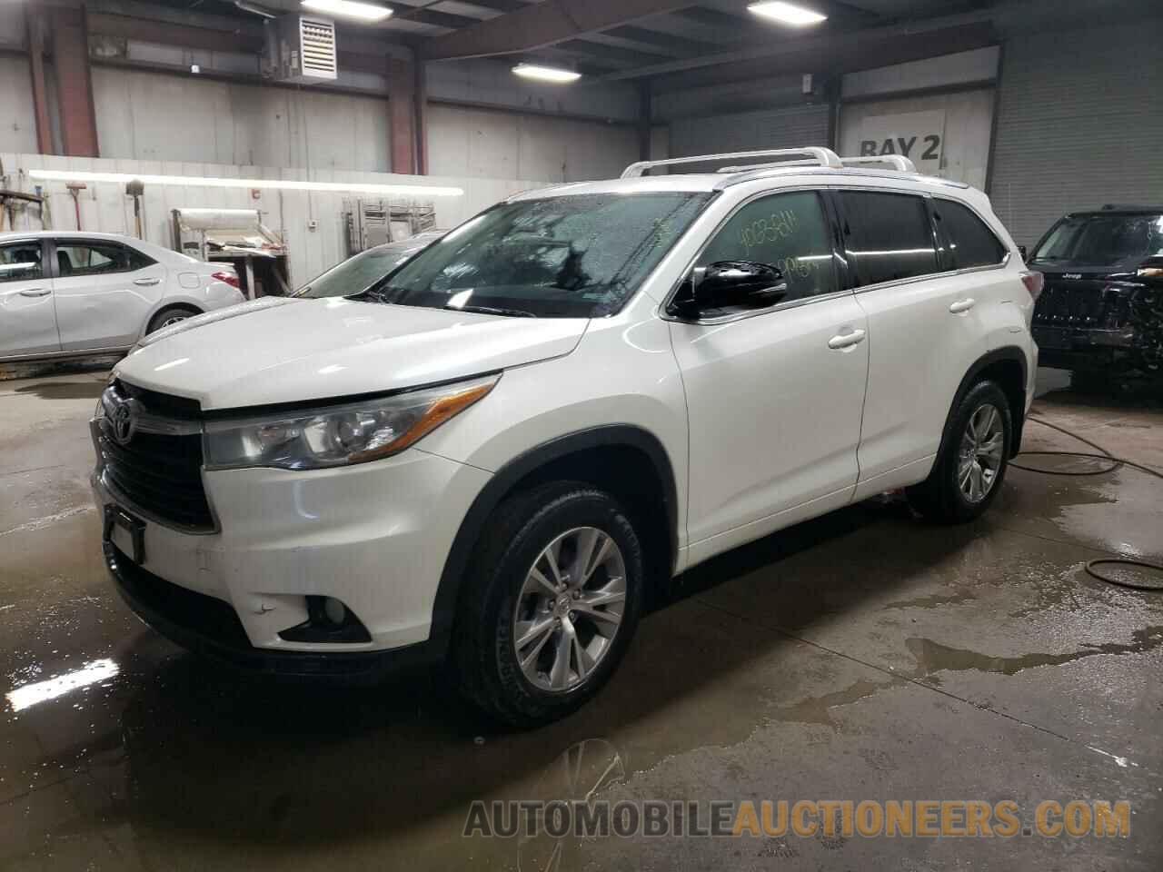 5TDJKRFH5FS137375 TOYOTA HIGHLANDER 2015