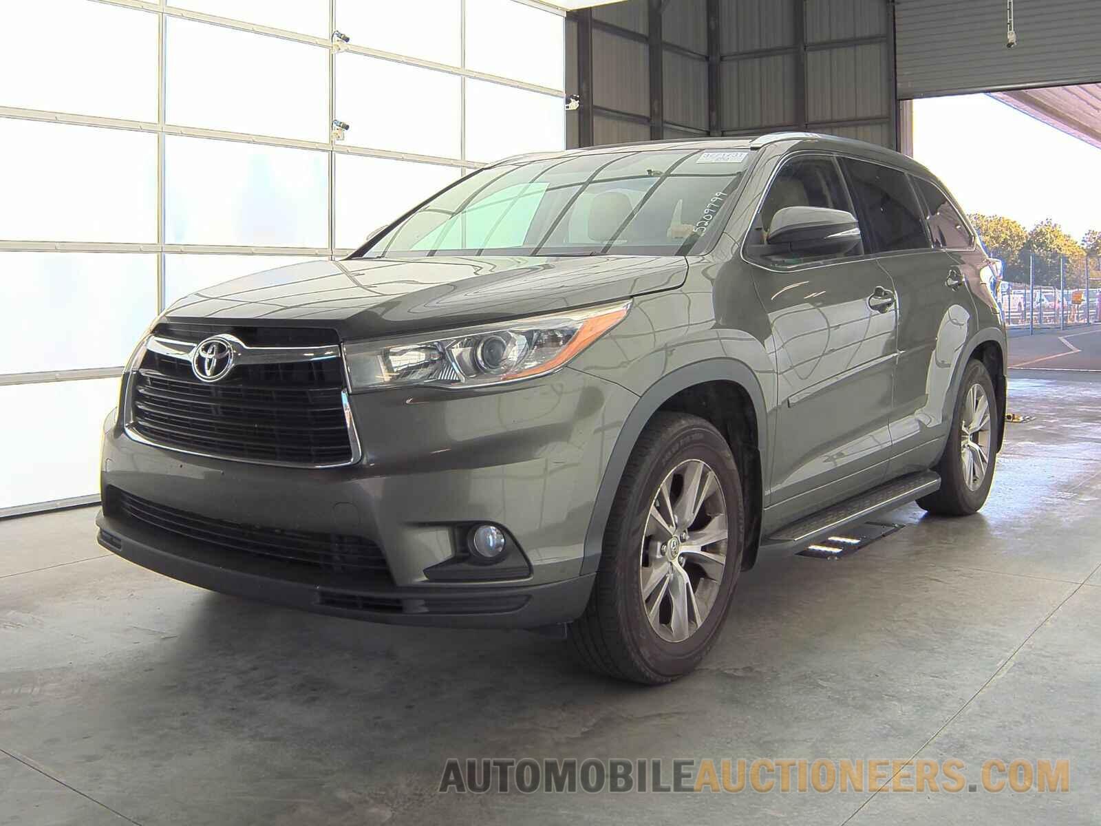 5TDJKRFH6FS092138 Toyota Highlander 2015