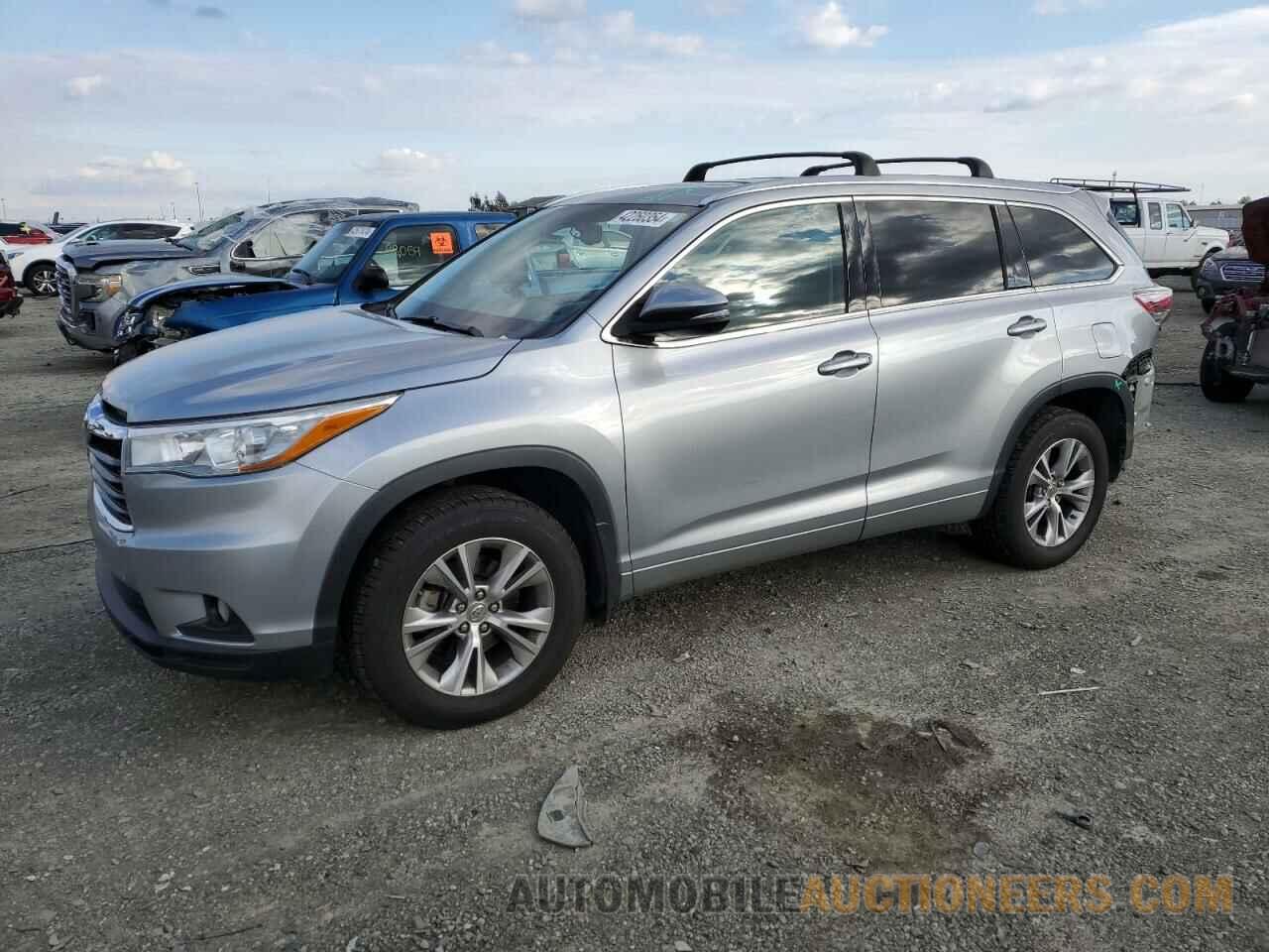 5TDJKRFH6FS102750 TOYOTA HIGHLANDER 2015