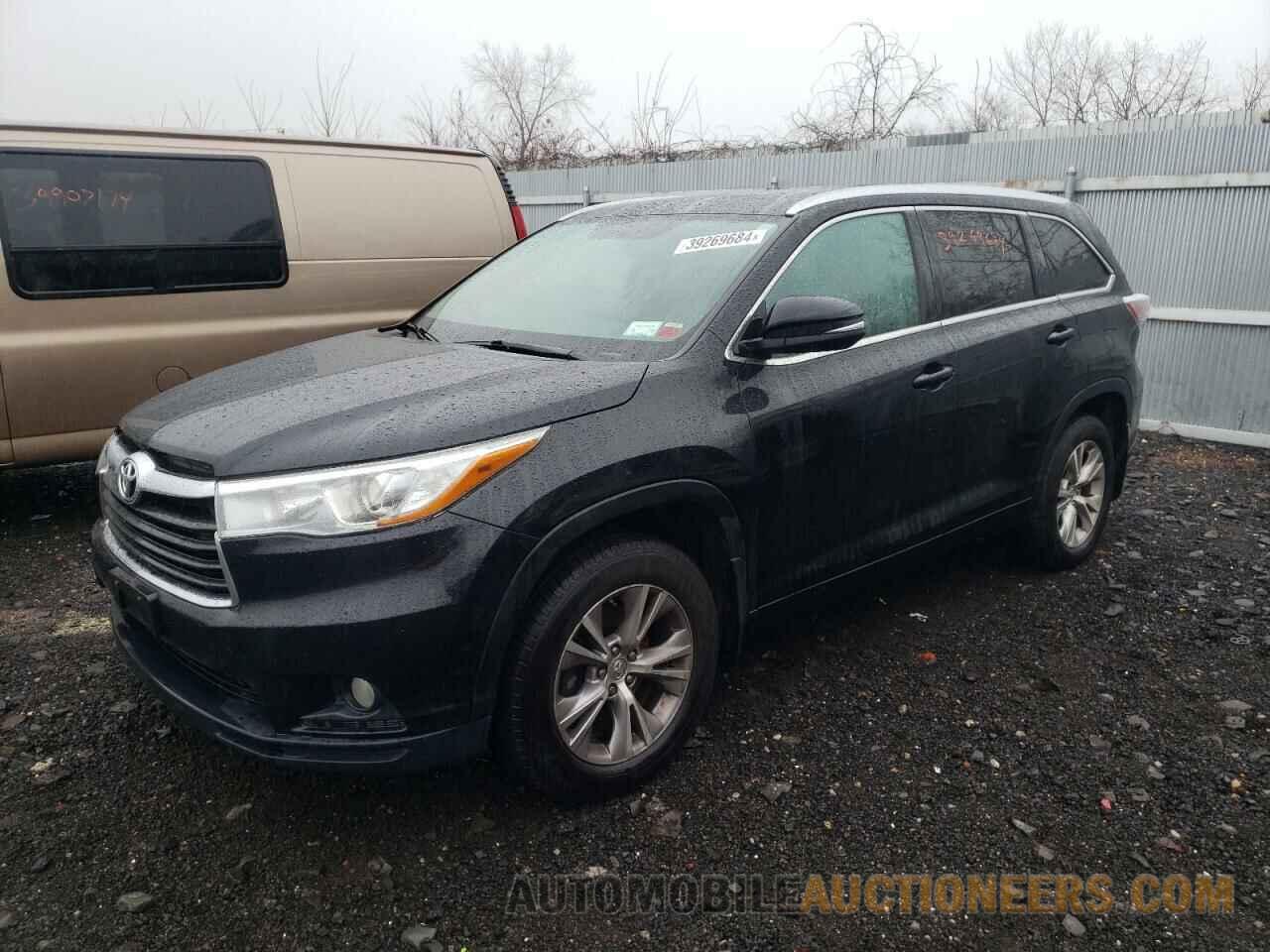 5TDJKRFH6FS156114 TOYOTA HIGHLANDER 2015