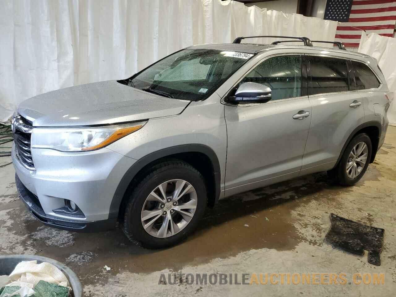 5TDJKRFH6FS215579 TOYOTA HIGHLANDER 2015