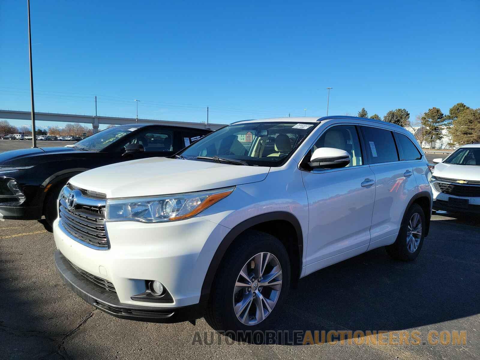 5TDJKRFH7FS130671 Toyota Highlander 2015