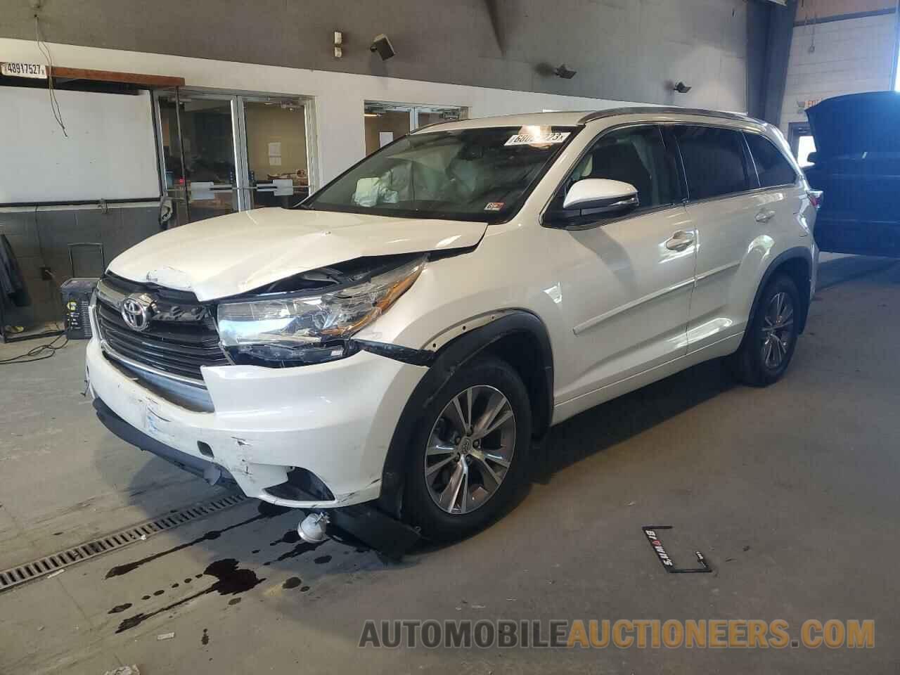 5TDJKRFHXFS131300 TOYOTA HIGHLANDER 2015