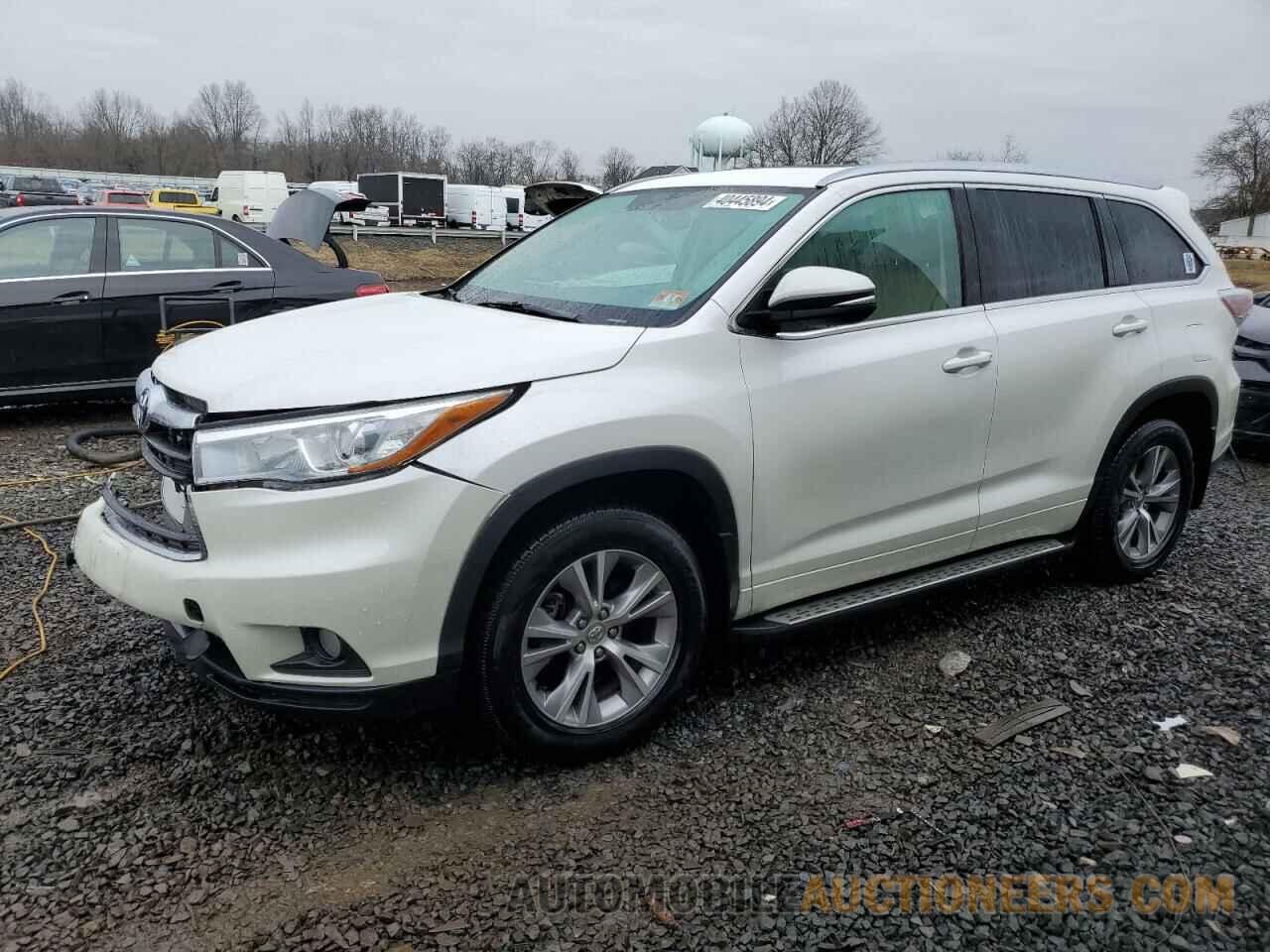 5TDJKRFHXFS136254 TOYOTA HIGHLANDER 2015