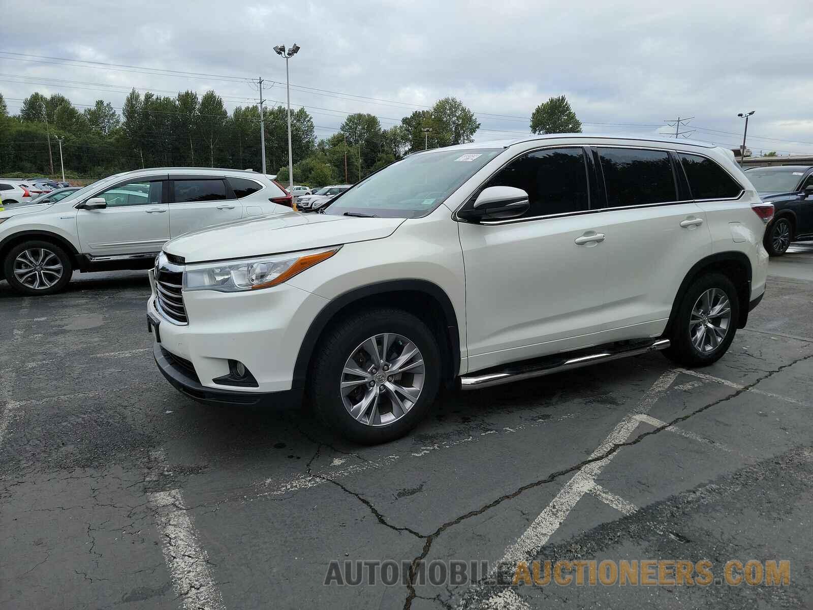 5TDJKRFHXFS160893 Toyota Highlander 2015