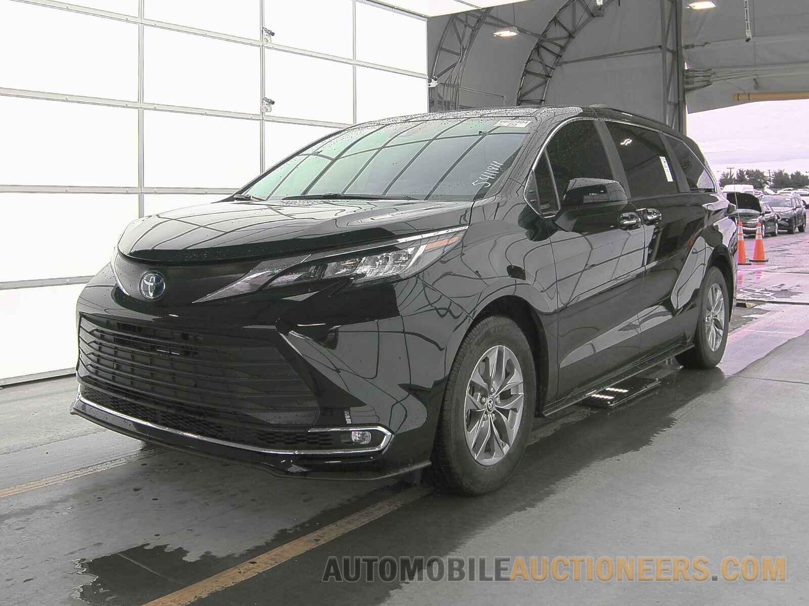 5TDJRKEC3PS137045 Toyota Sienna 2023